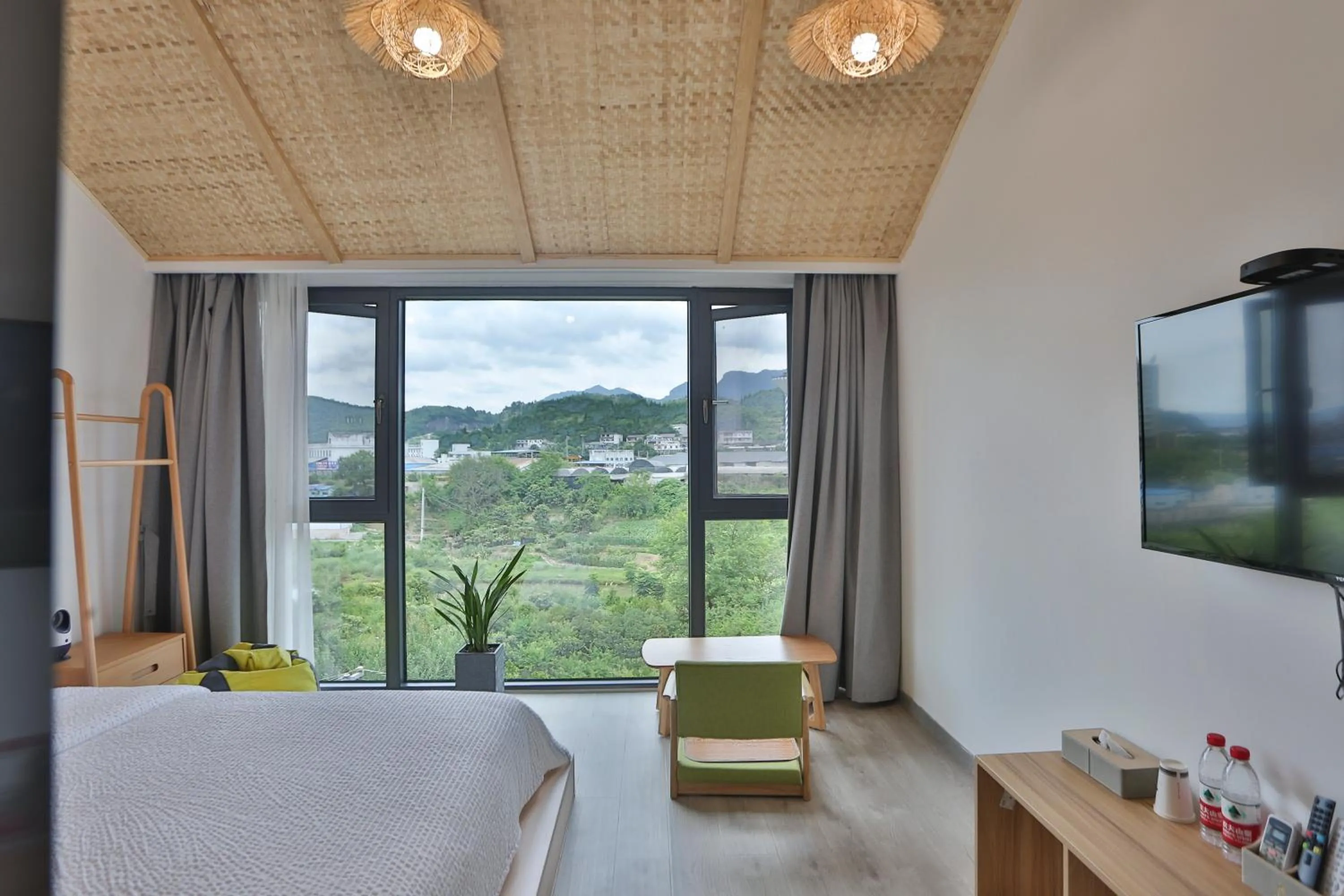 Heaven's Gate Home Stay --free pick up service--panoramic view of Tianmen Mountain
