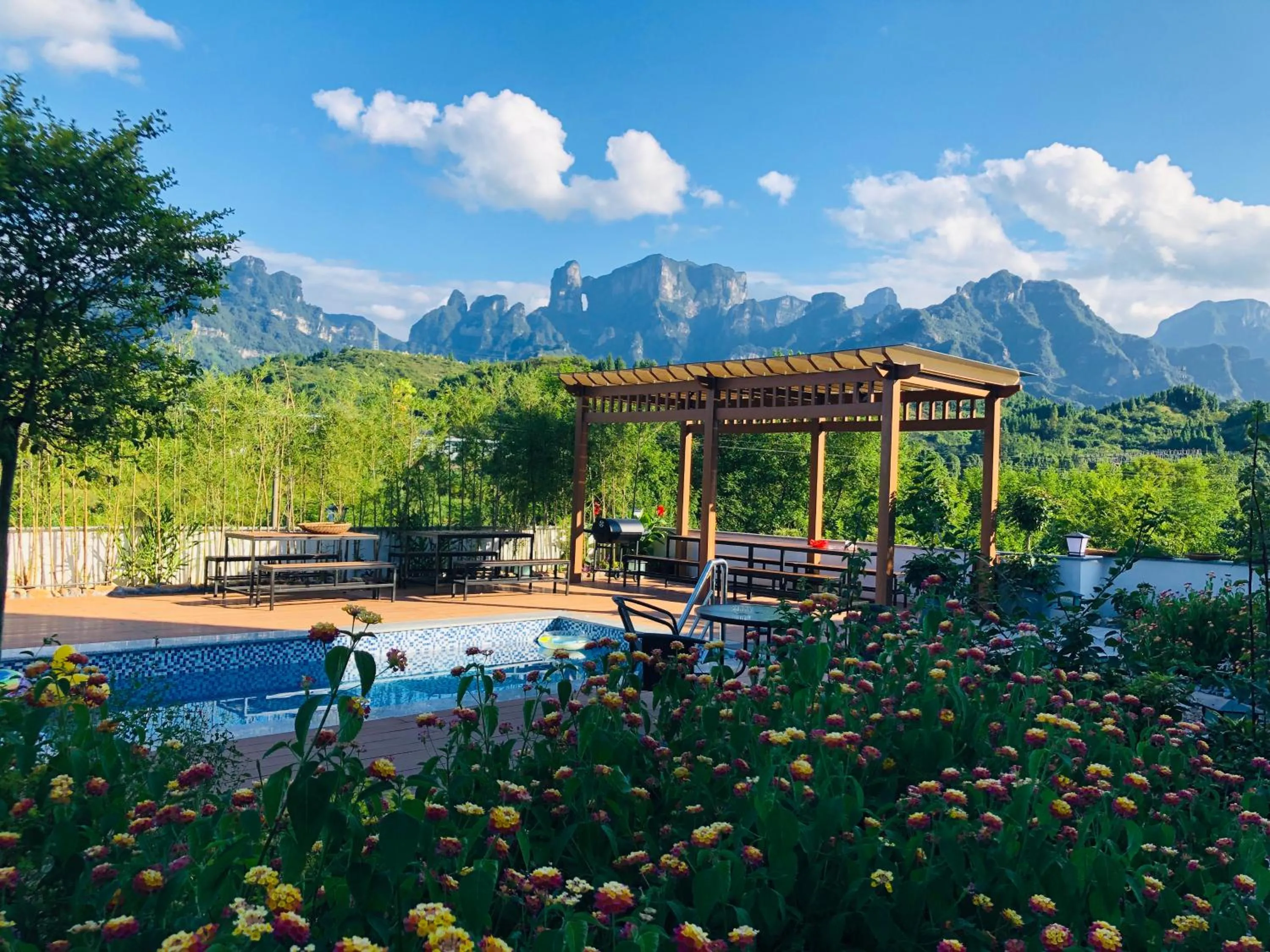 Heaven's Gate Home Stay --free pick up service--panoramic view of Tianmen Mountain