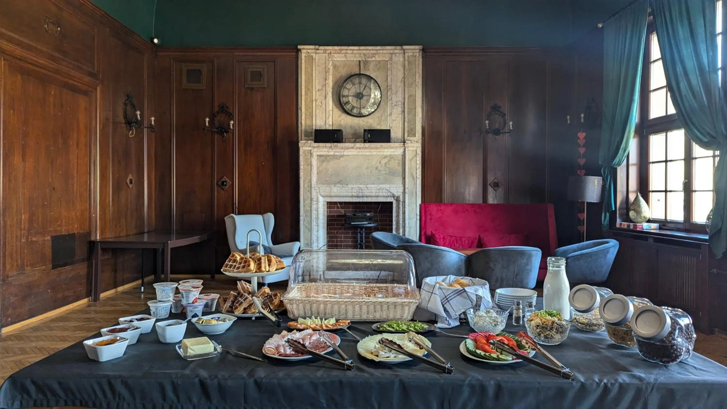 Breakfast in RYNEK 30 Hostel