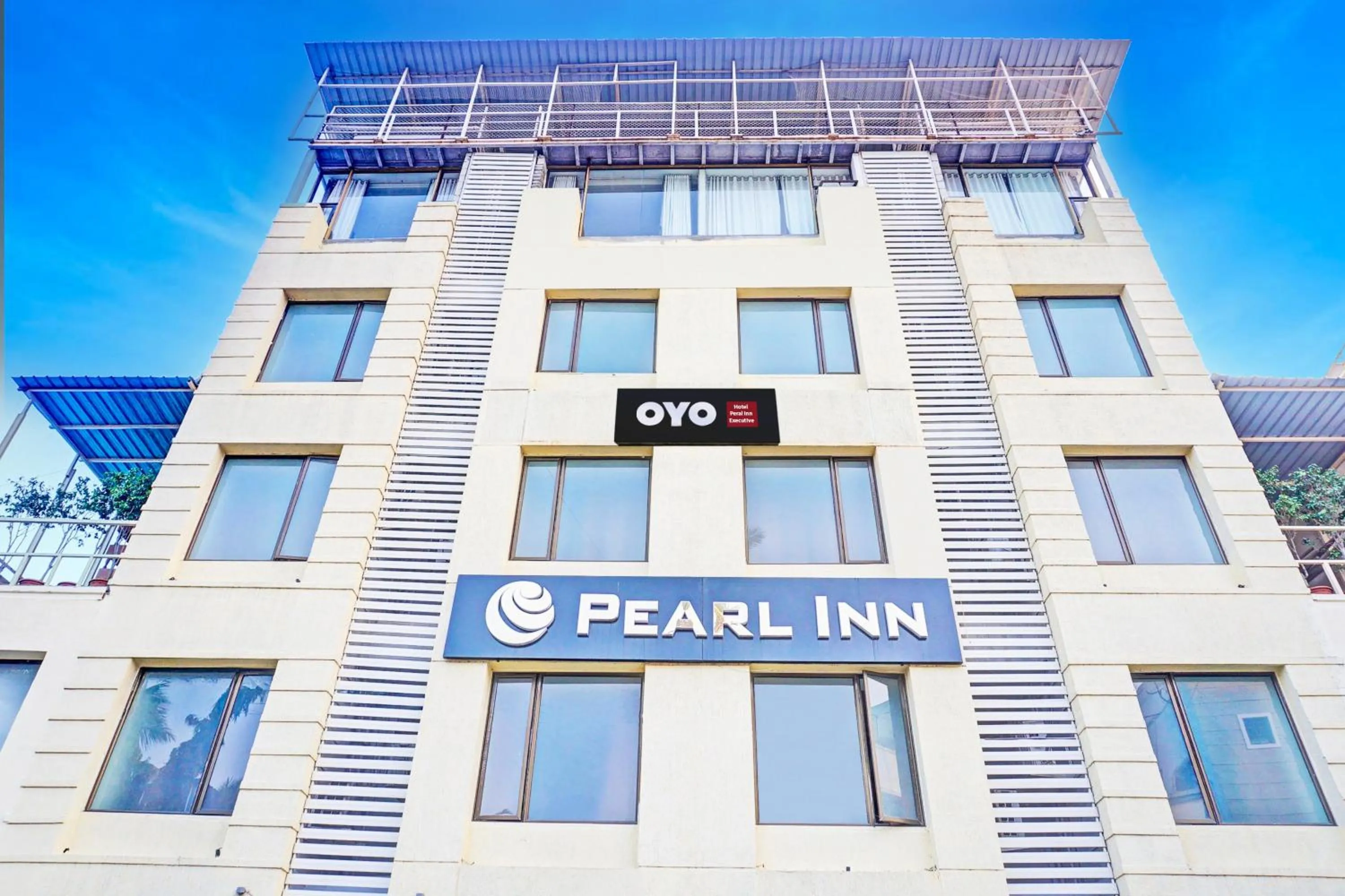 Facade/entrance in Hotel O Pearl Inn