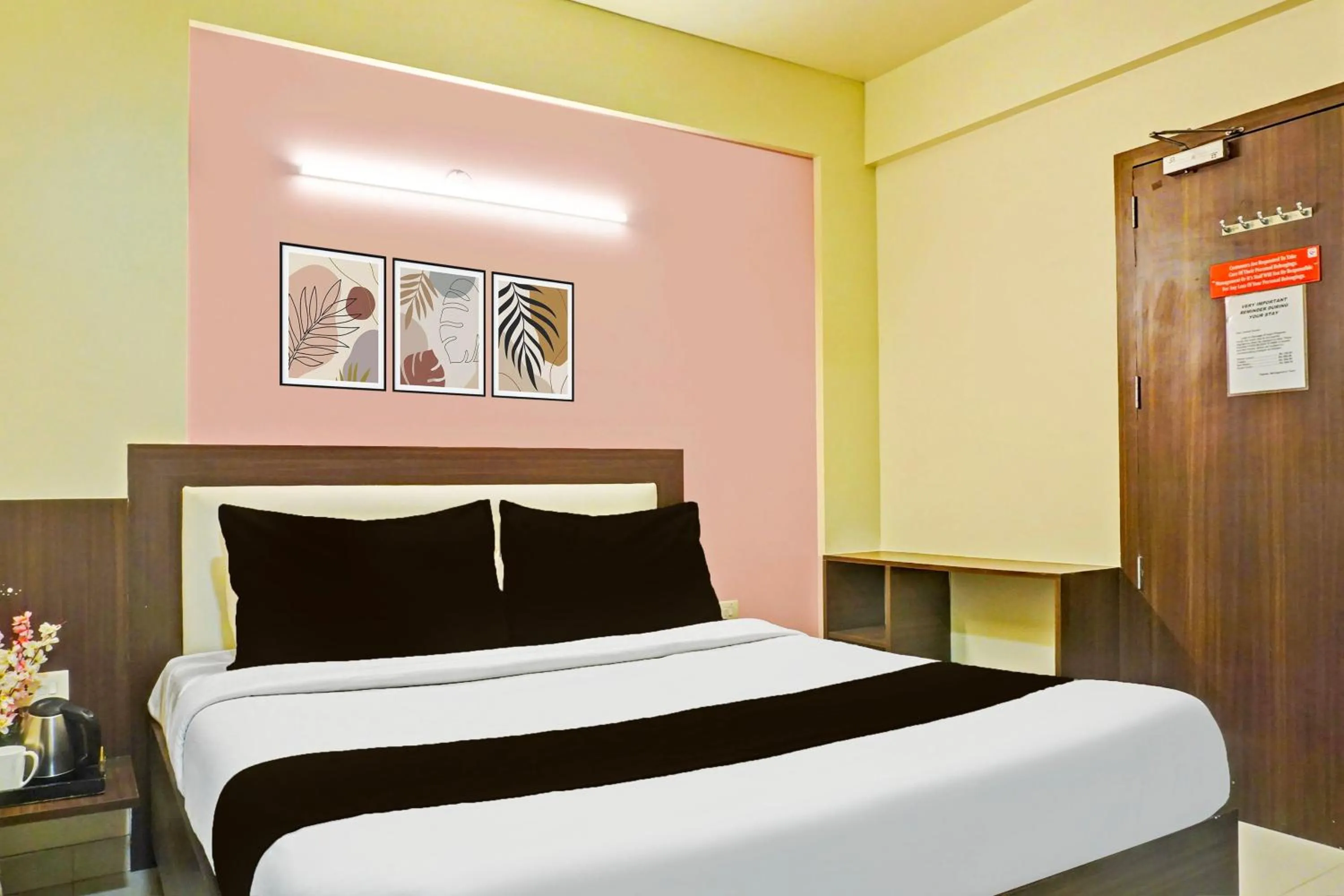 Bedroom in Hotel O Pearl Inn