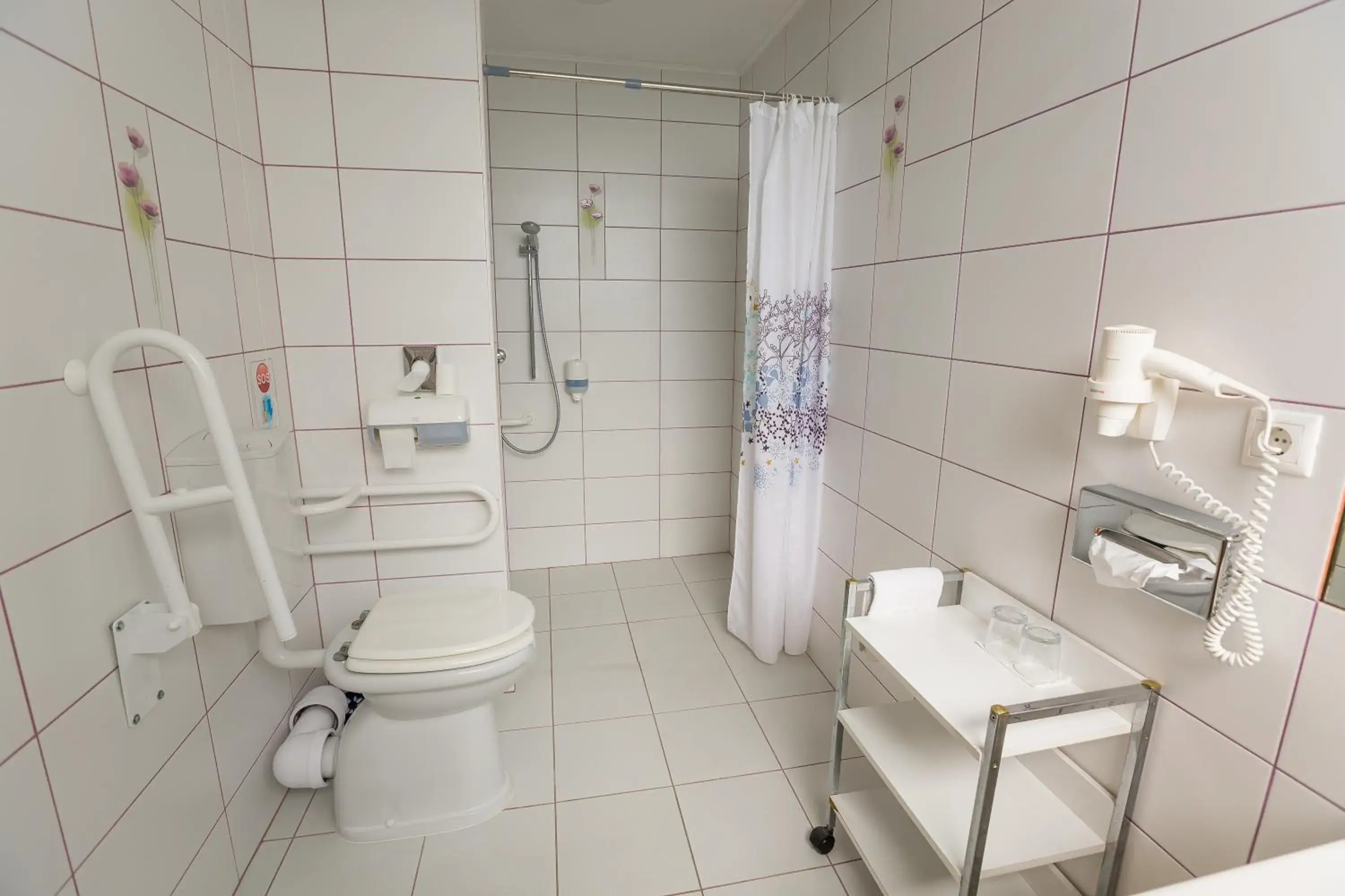 Twin Room - single occupancy - Disability Access in Pannonia Hotel Twin Room - single occupancy - Disability Access in Pannonia Hotel