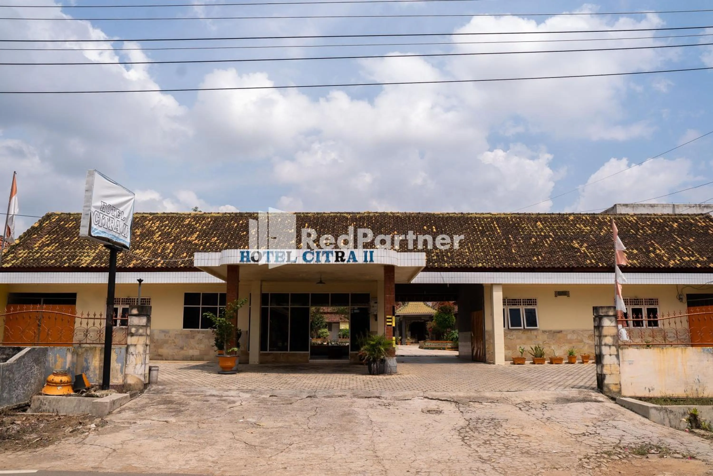 Property building in Wisma Citra Metro Mitra RedDoorz