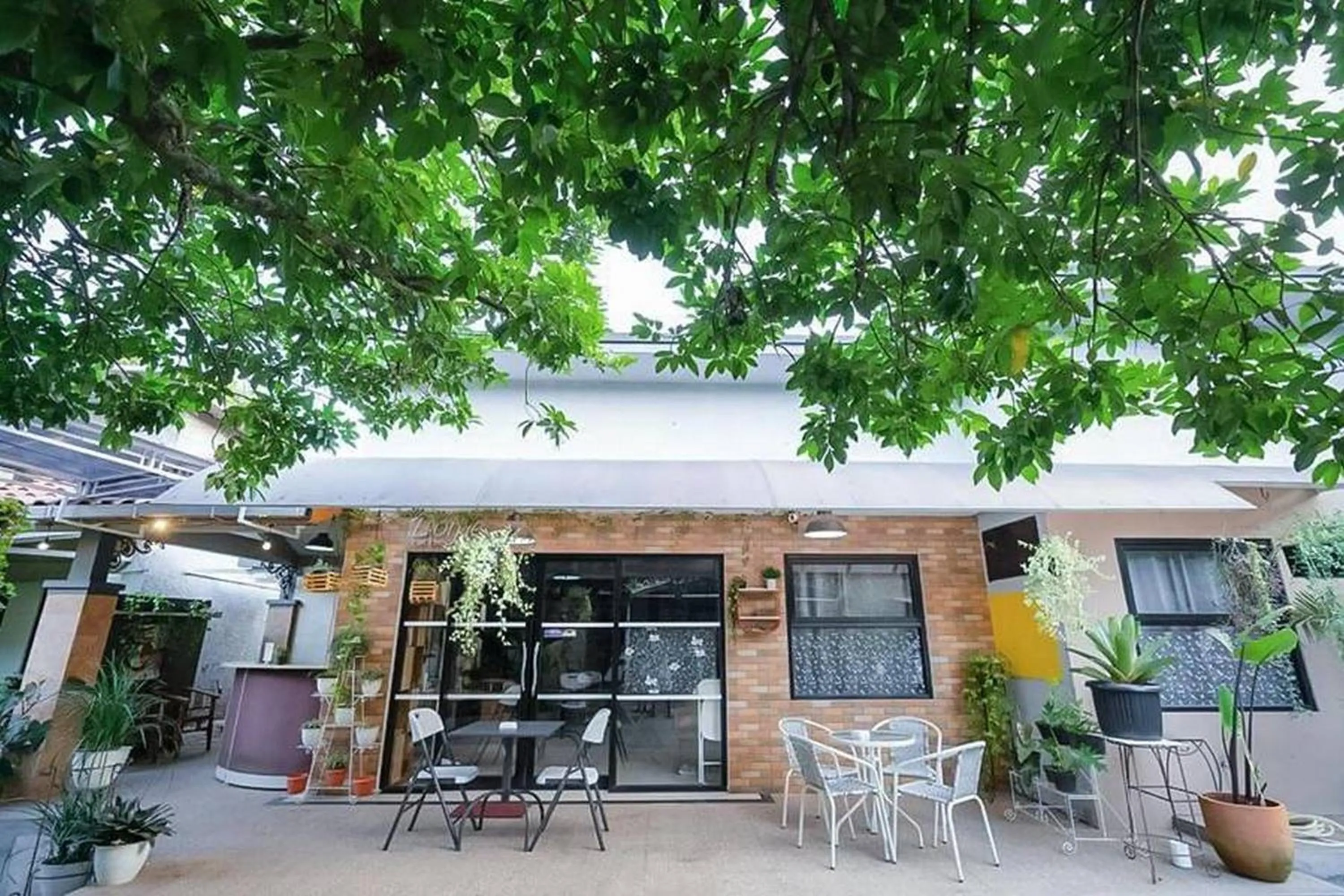 RedDoorz near RS Mitra Keluarga Depok