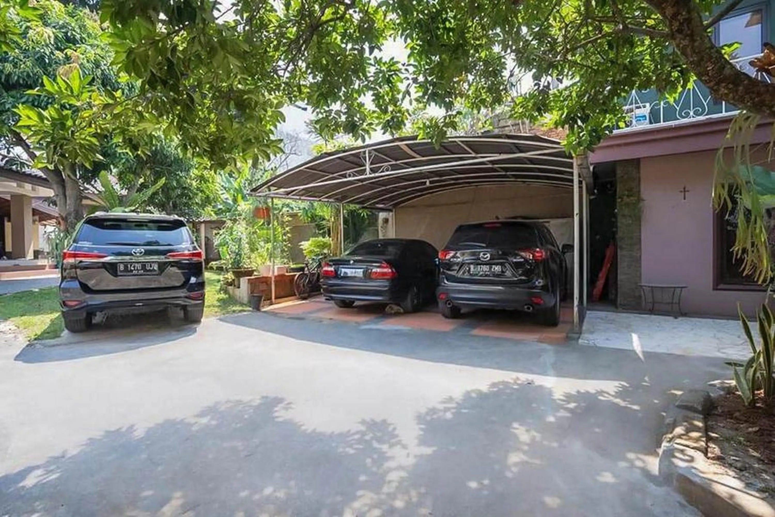 RedDoorz near RS Mitra Keluarga Depok