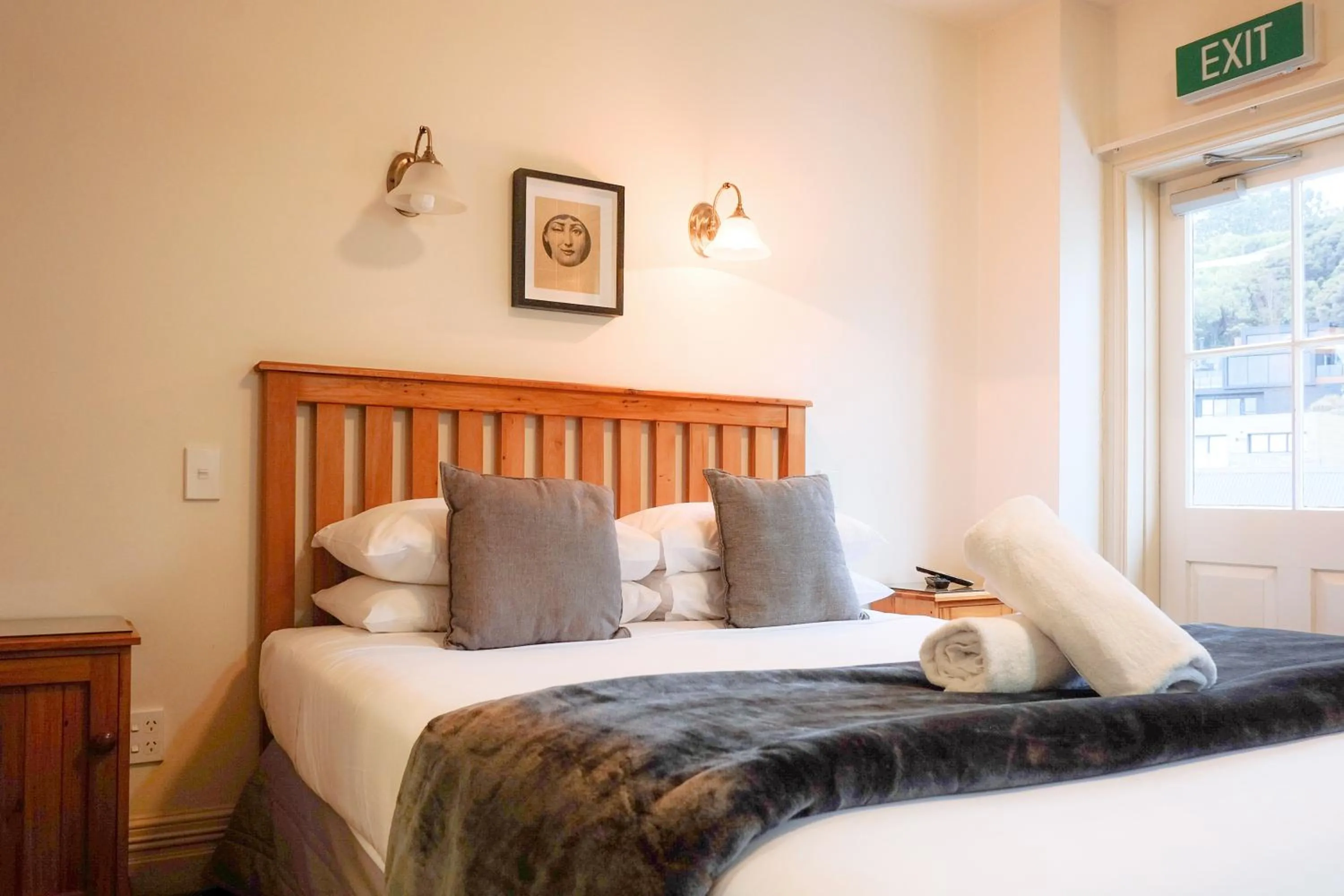 Bed in The Grand Hotel & Bar - Akaroa
