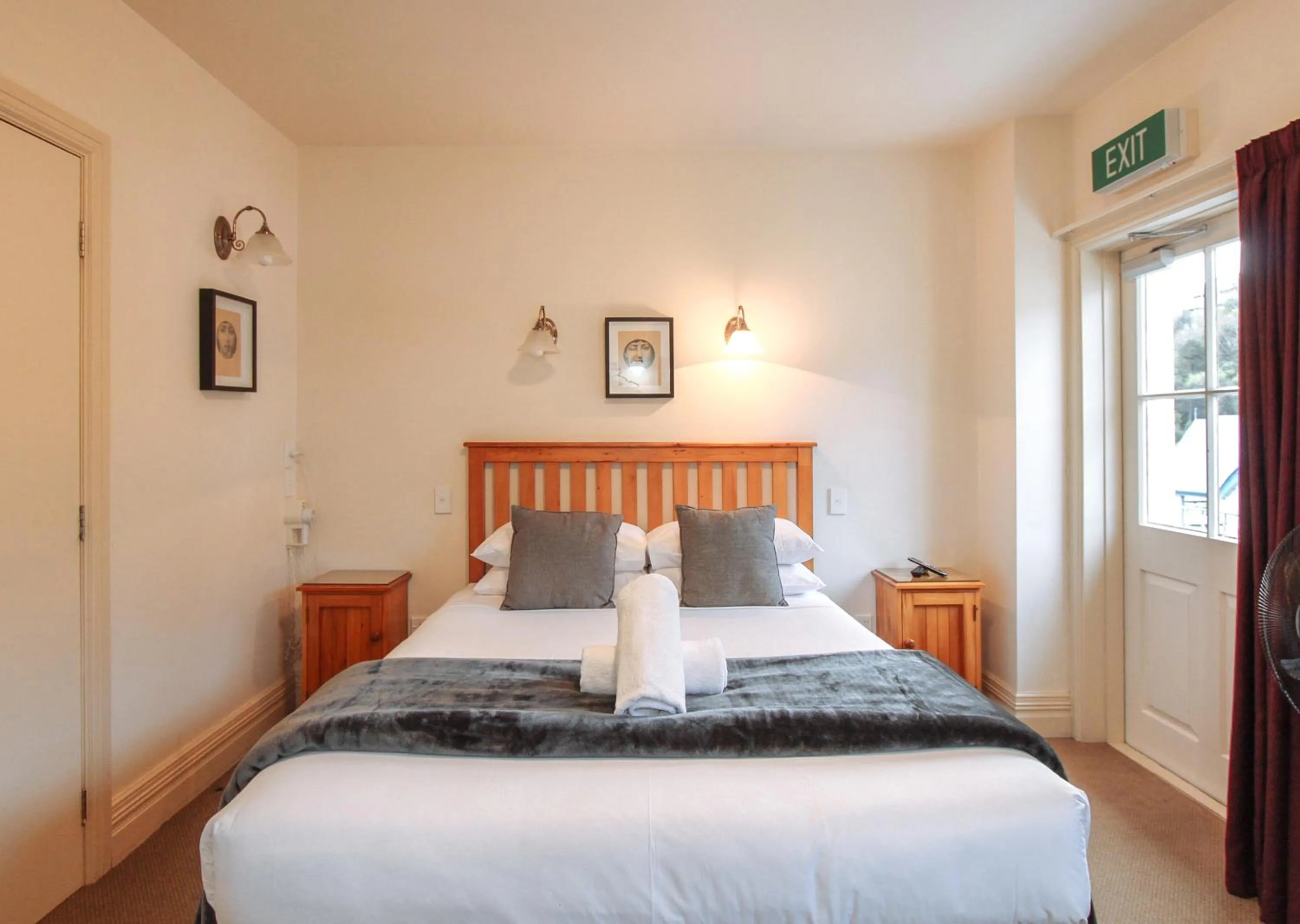 Bed in The Grand Hotel & Bar - Akaroa