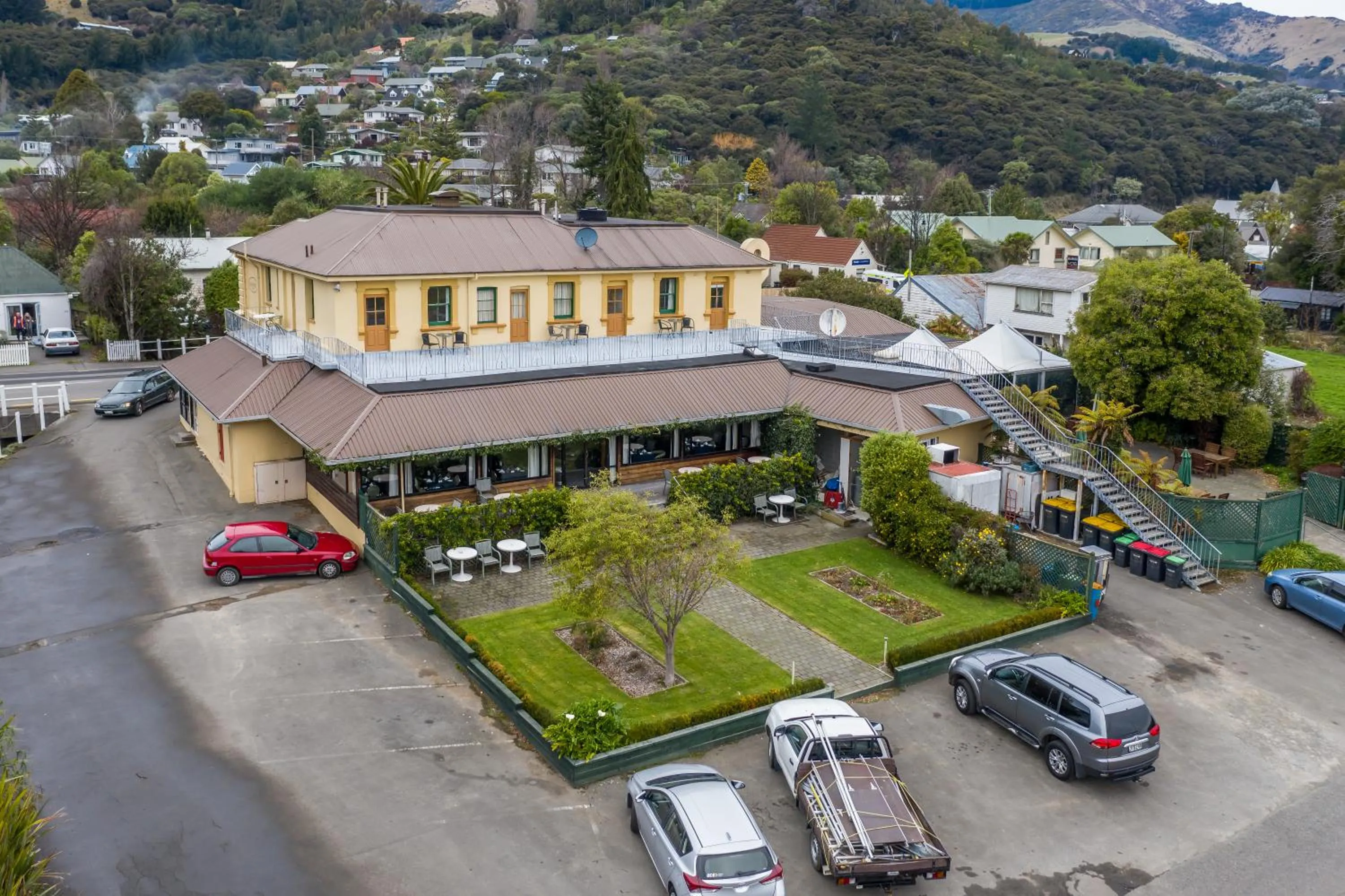 The Grand Hotel & Bar - Akaroa