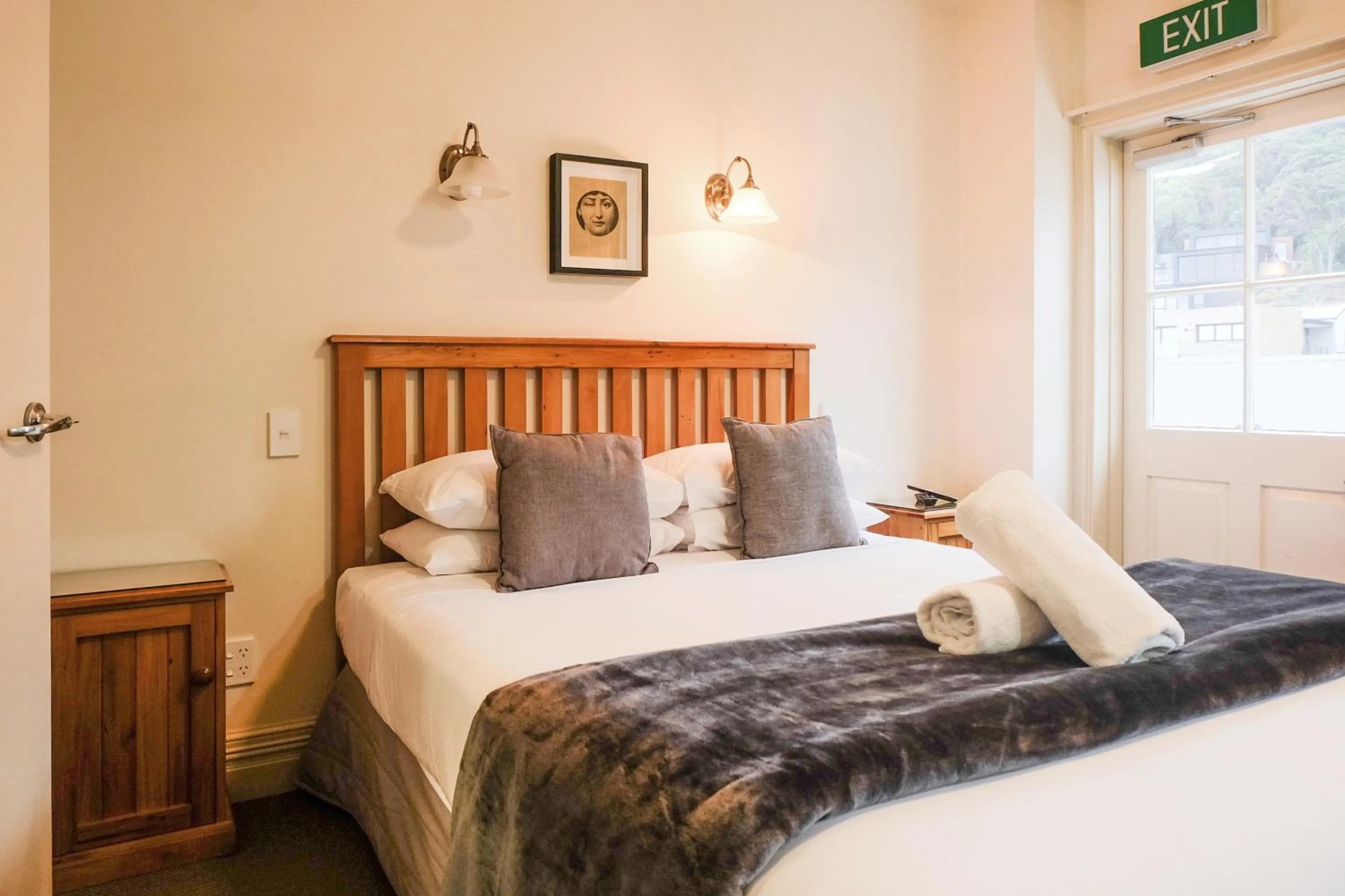 Bed in The Grand Hotel & Bar - Akaroa