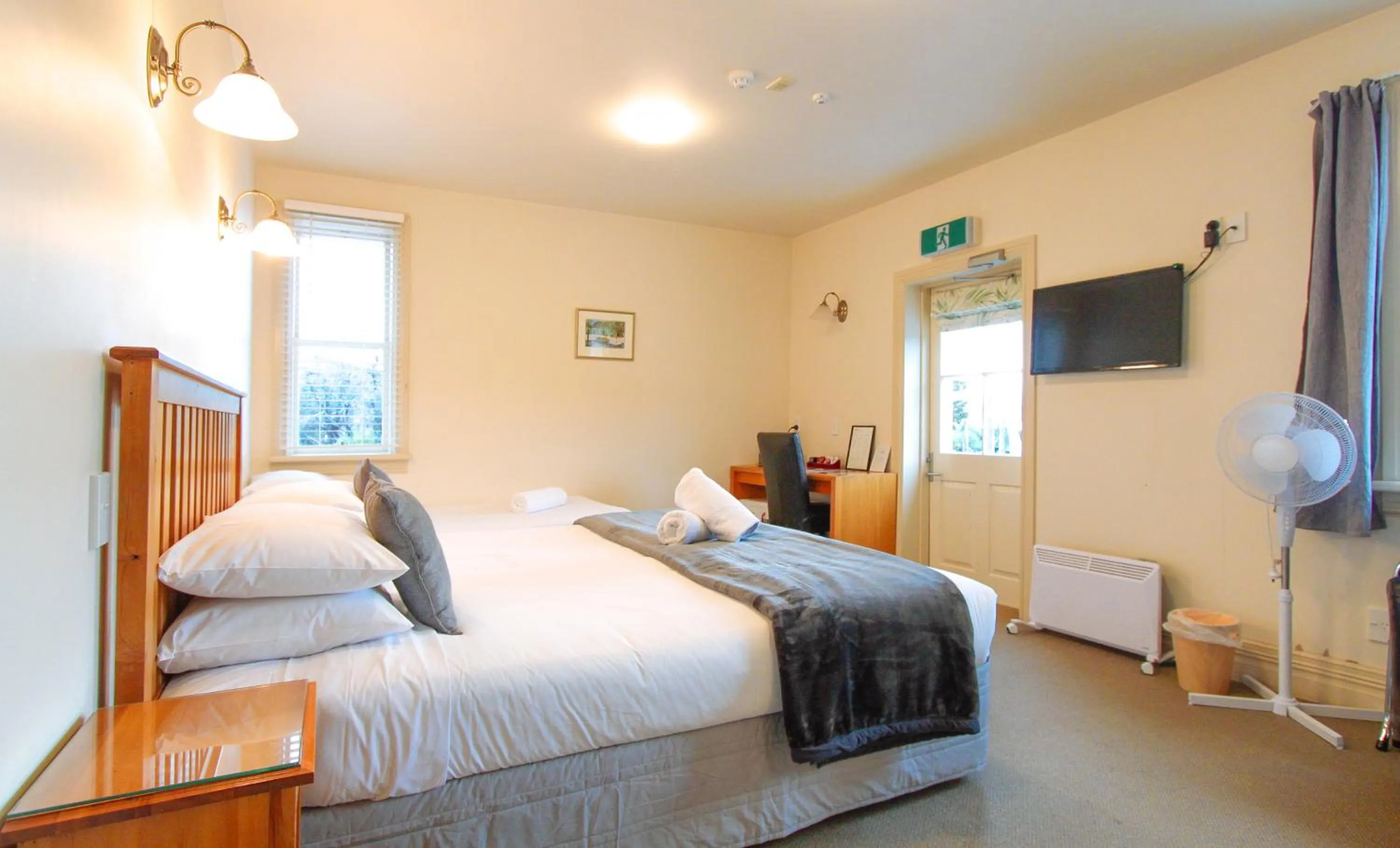 Bed in The Grand Hotel & Bar - Akaroa