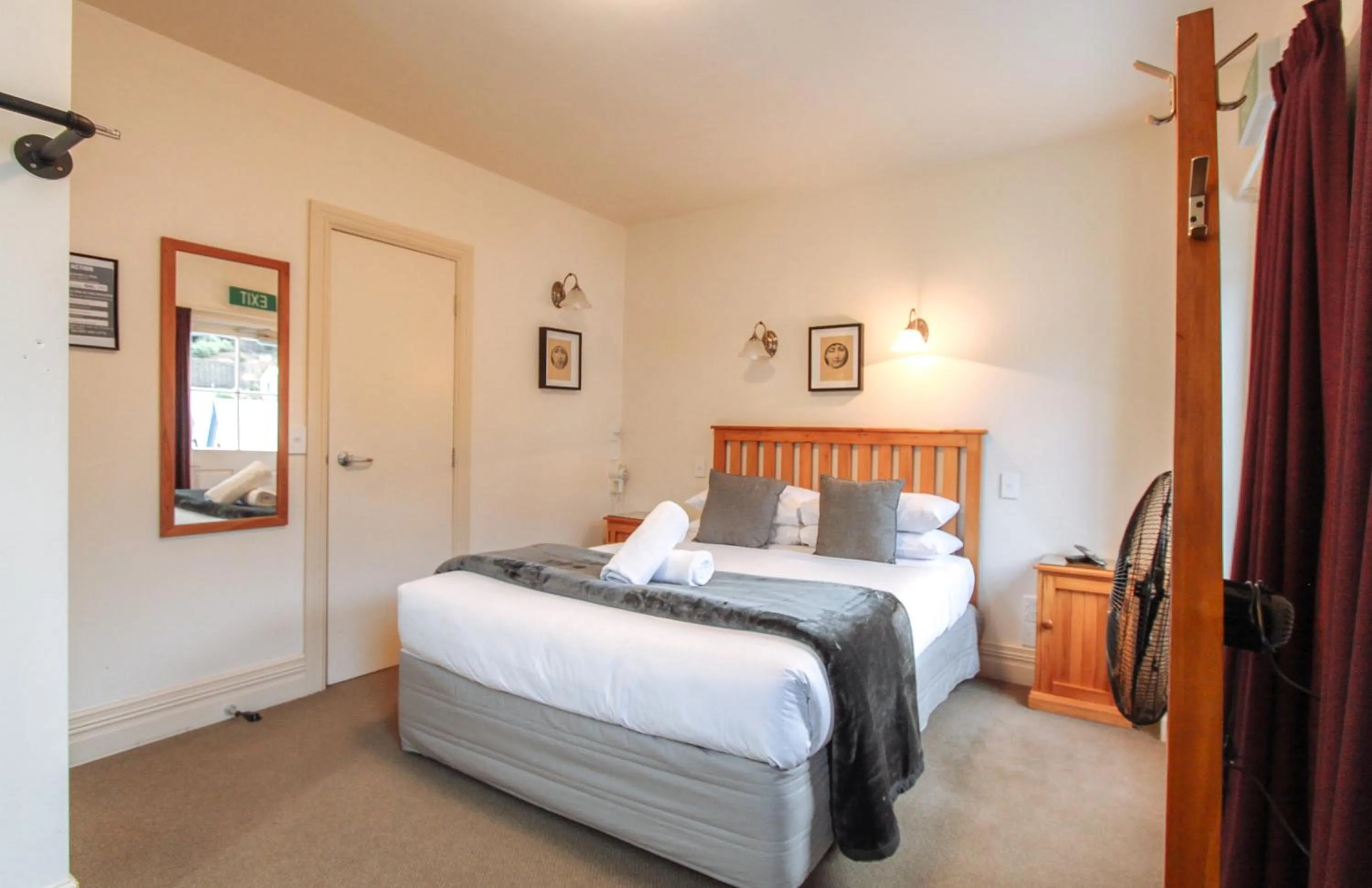 Bed in The Grand Hotel & Bar - Akaroa