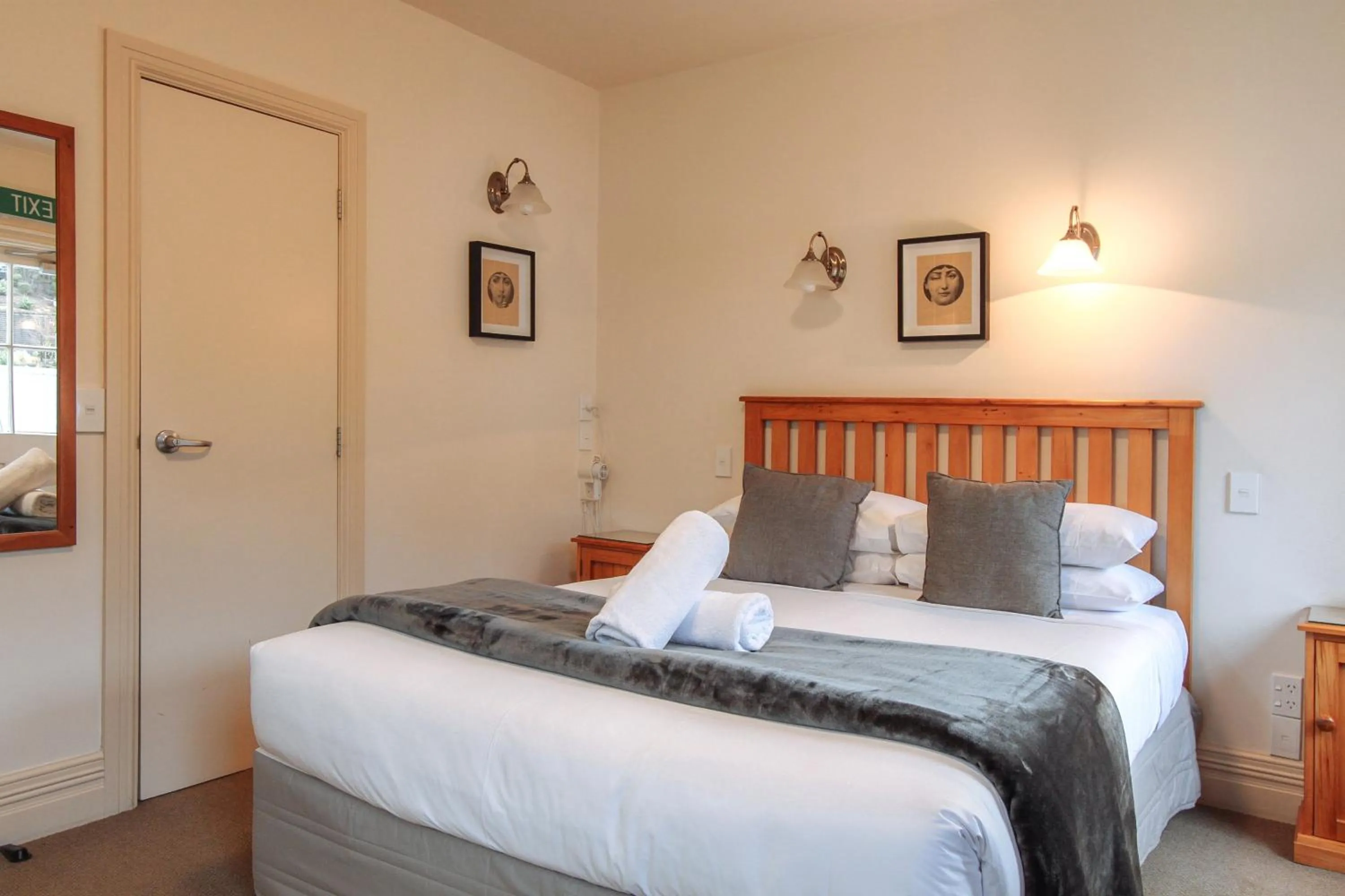 Bed in The Grand Hotel & Bar - Akaroa
