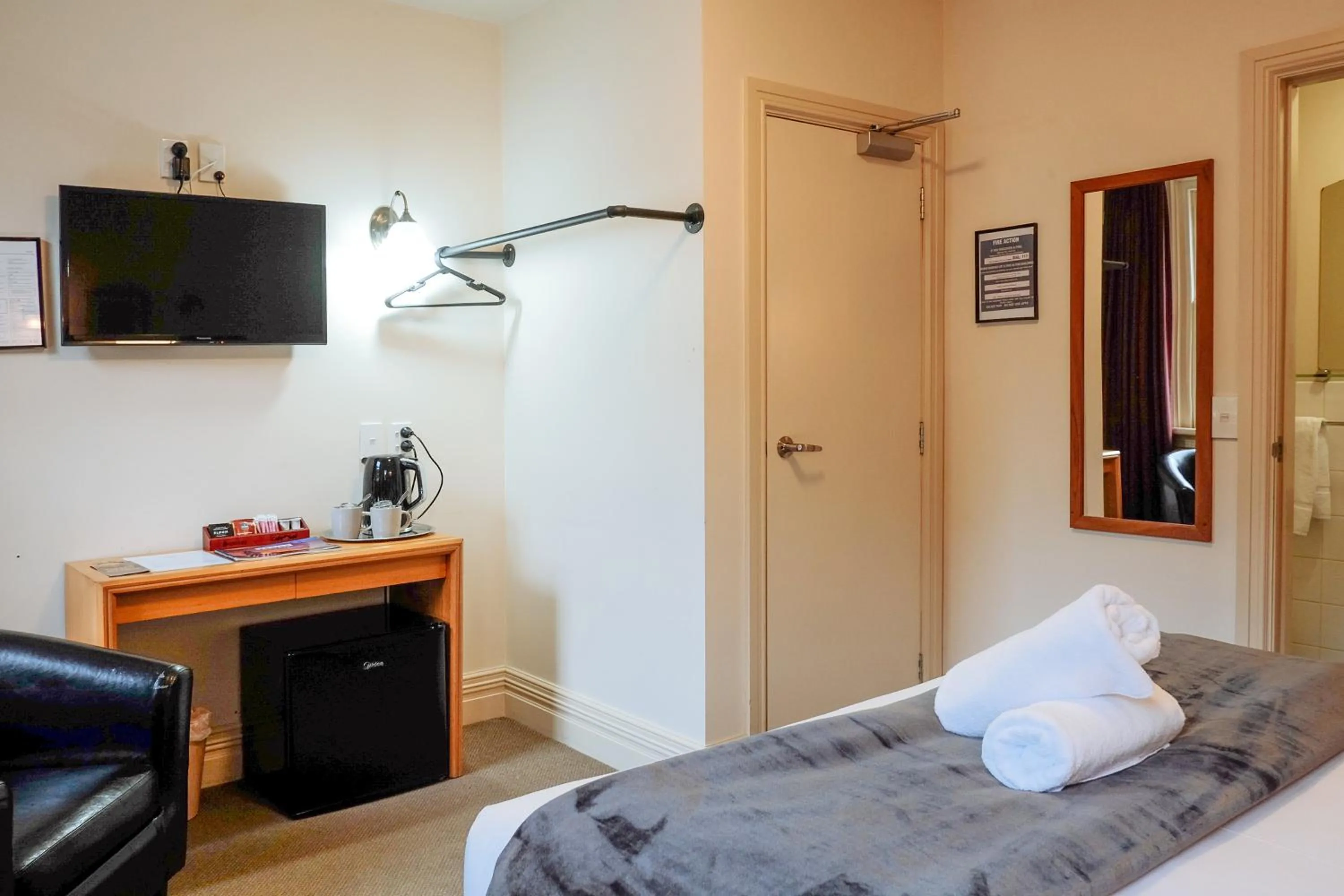 Bed in The Grand Hotel & Bar - Akaroa