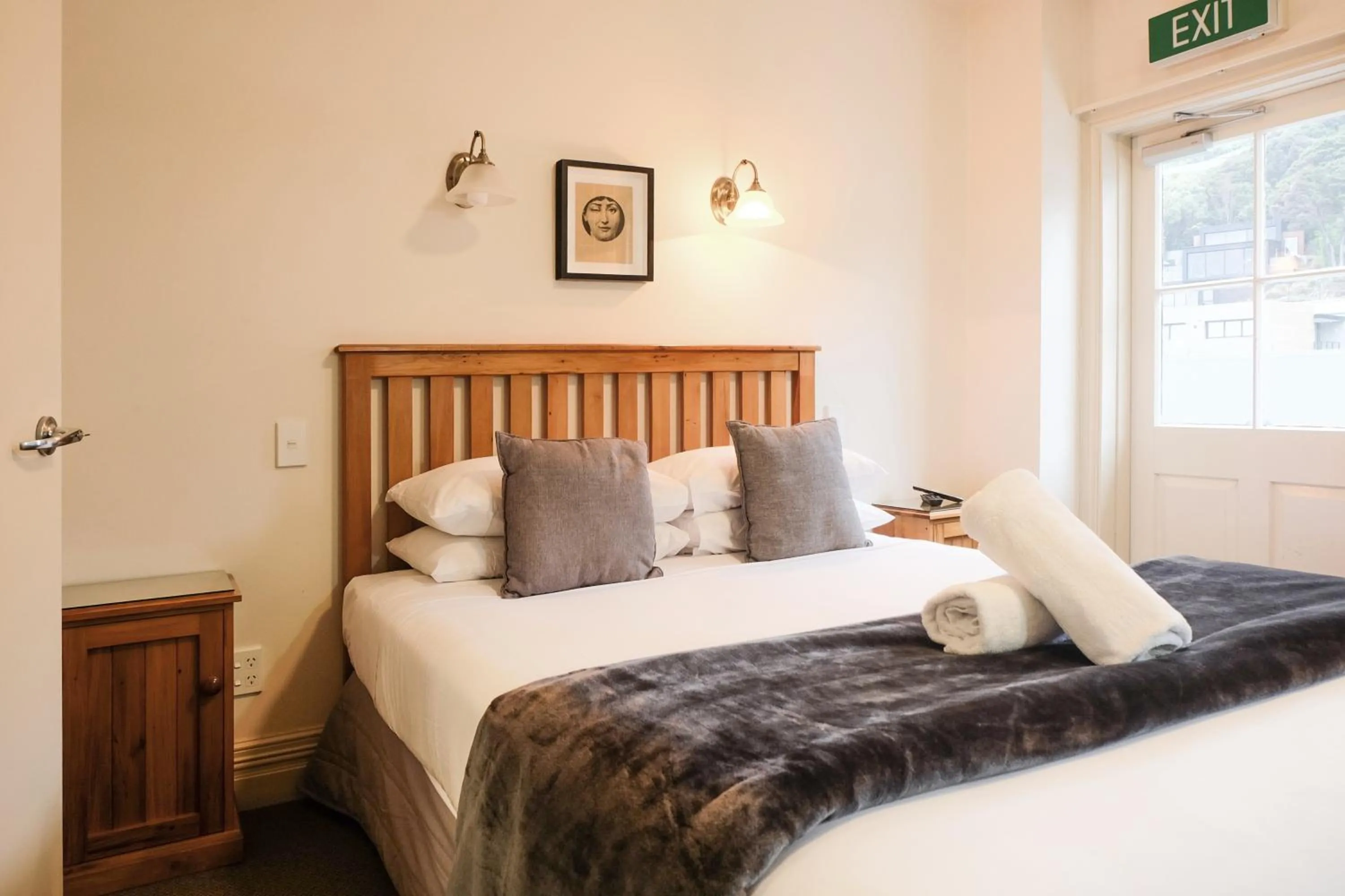 Bed in The Grand Hotel & Bar - Akaroa
