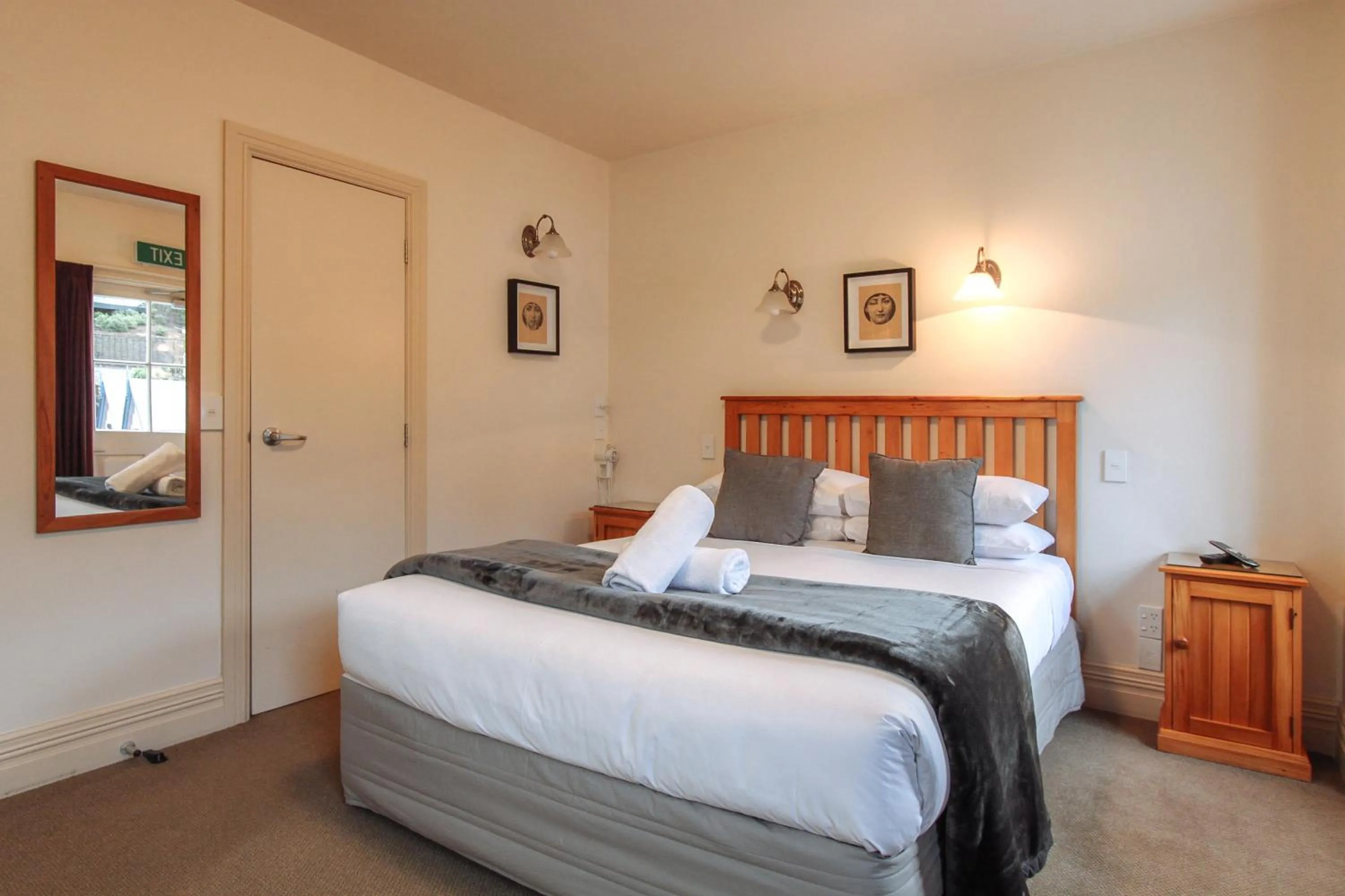Bed in The Grand Hotel & Bar - Akaroa