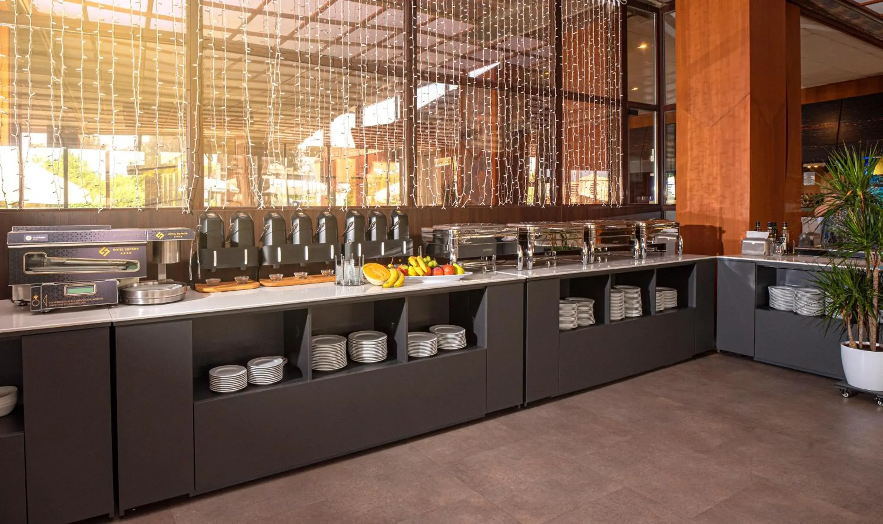 Restaurant/places to eat in Hotel Sopron Restaurant/places to eat in Hotel Sopron