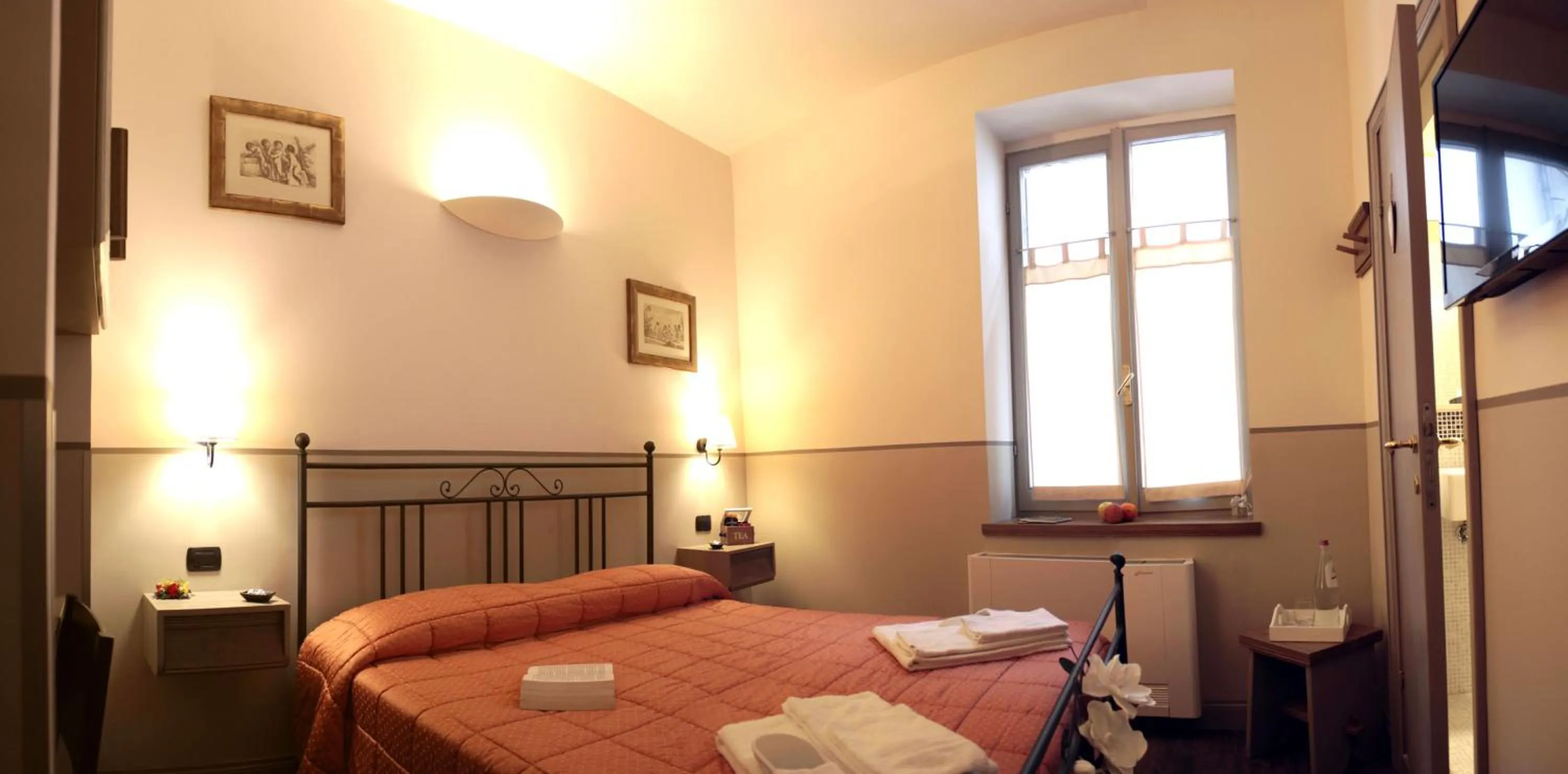 TV and multimedia, Bed in Albergo Benito