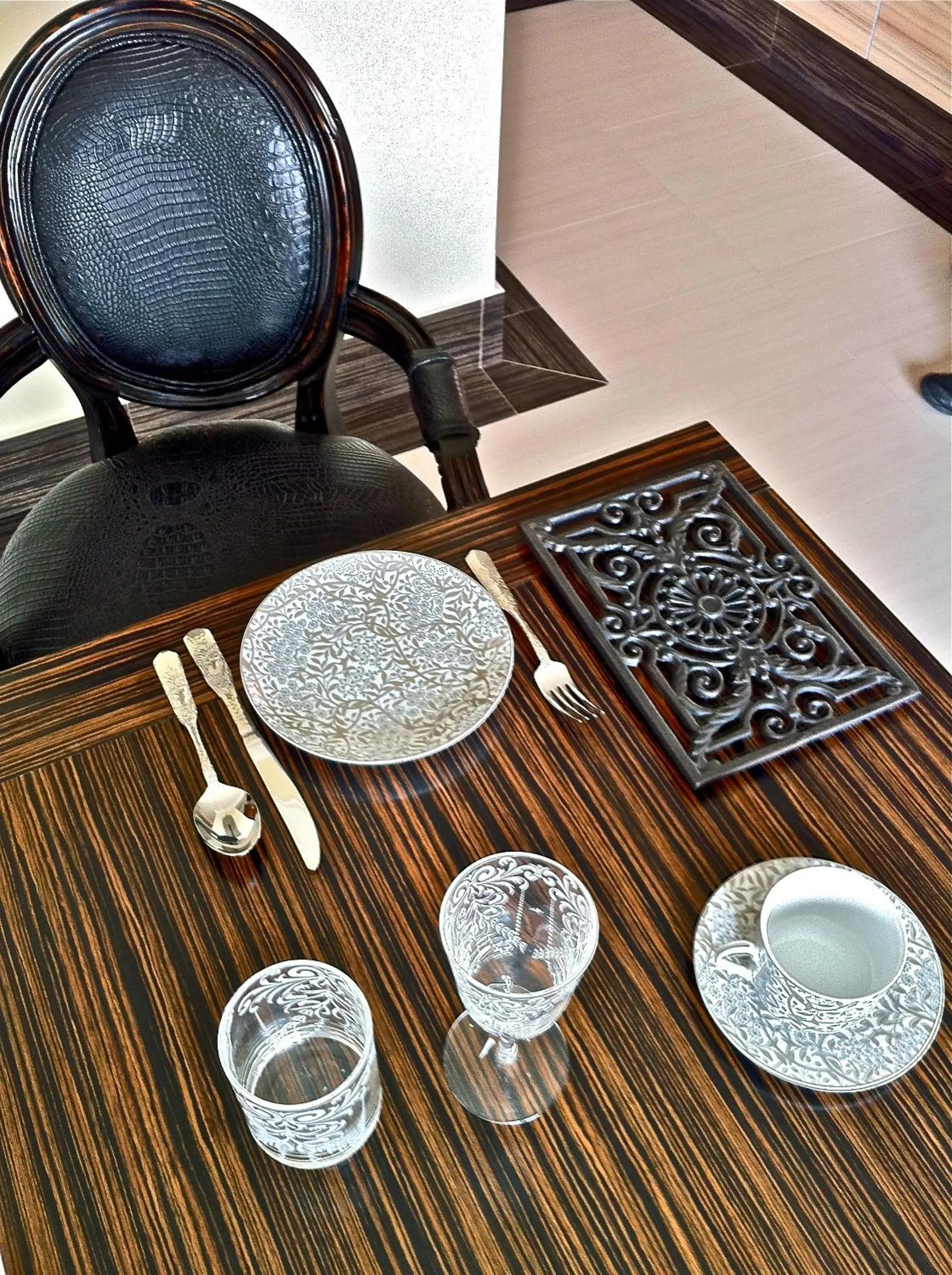 Dining area in Rok Plaza