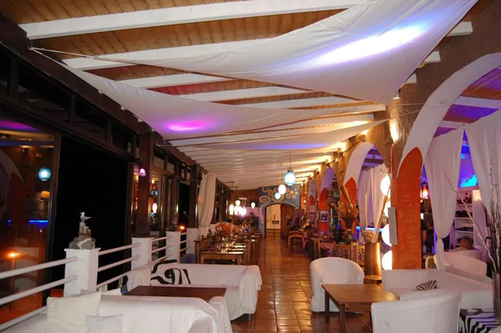 Restaurant/places to eat in Rok Plaza