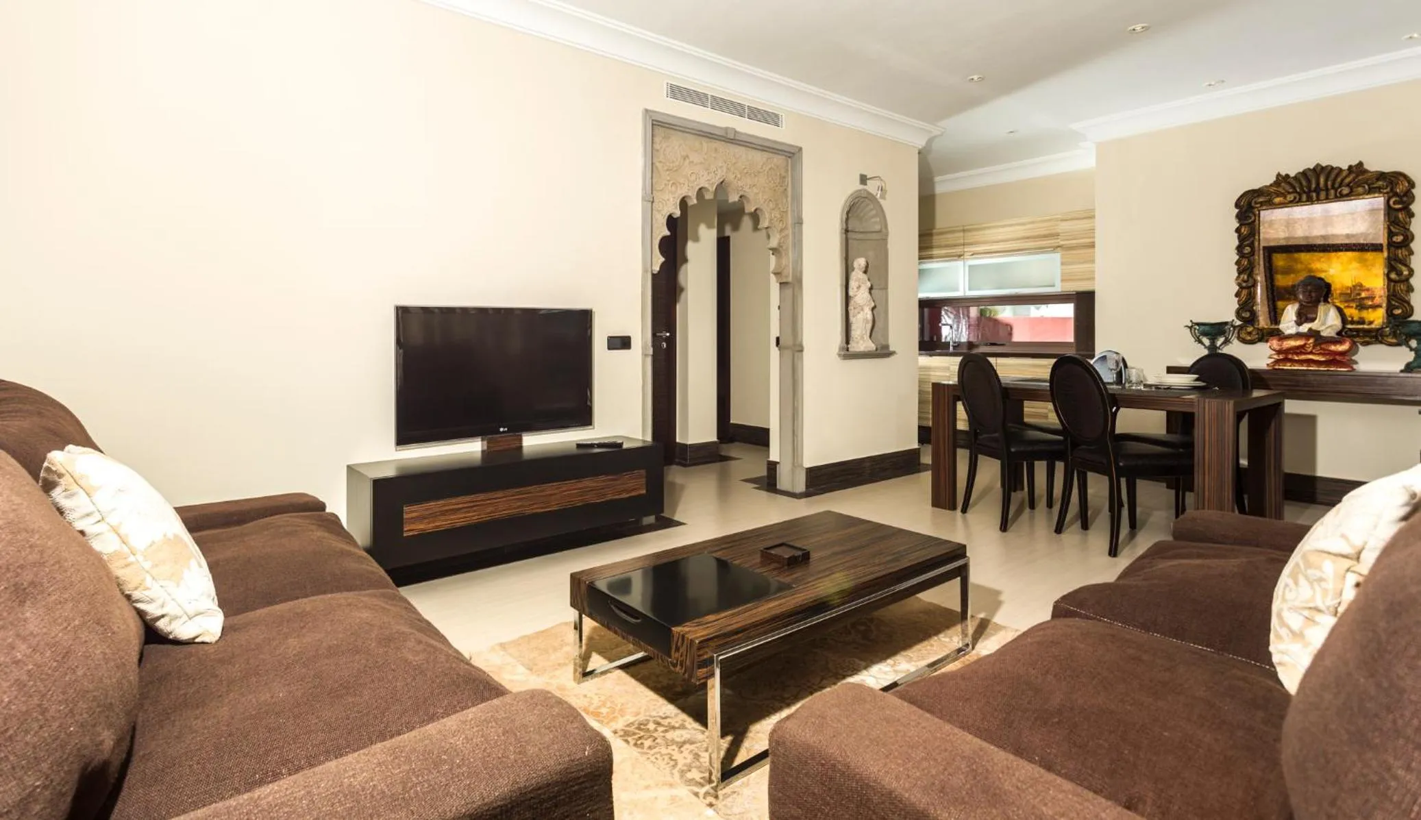 TV and multimedia in Rok Plaza