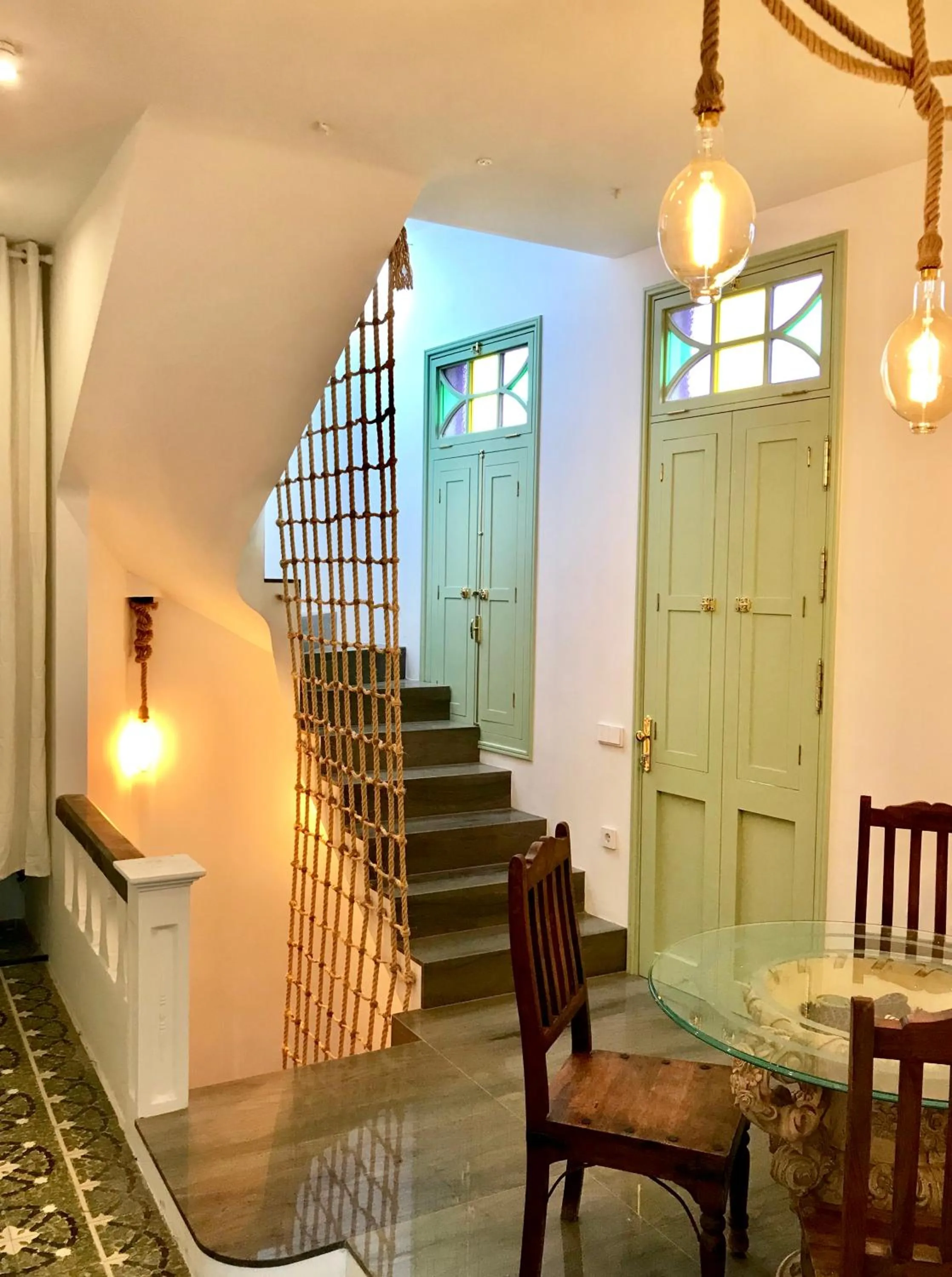 Dining area in Rok Plaza