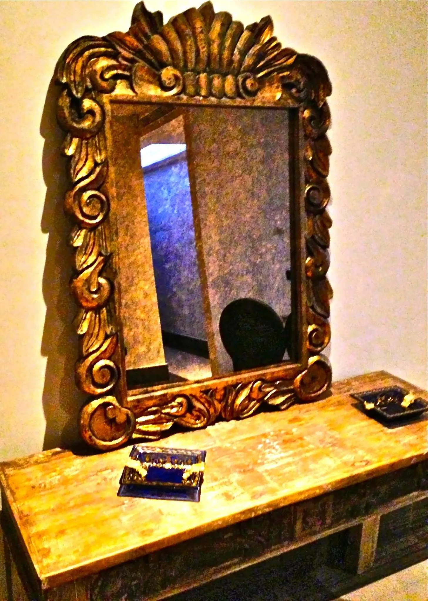 Decorative detail in Rok Plaza