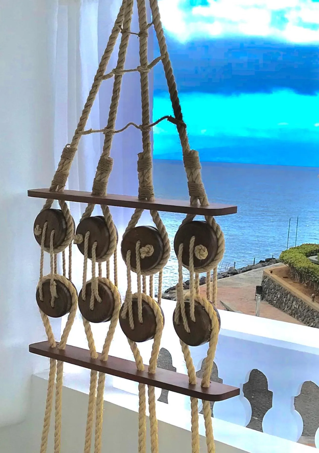 Decorative detail in Rok Plaza