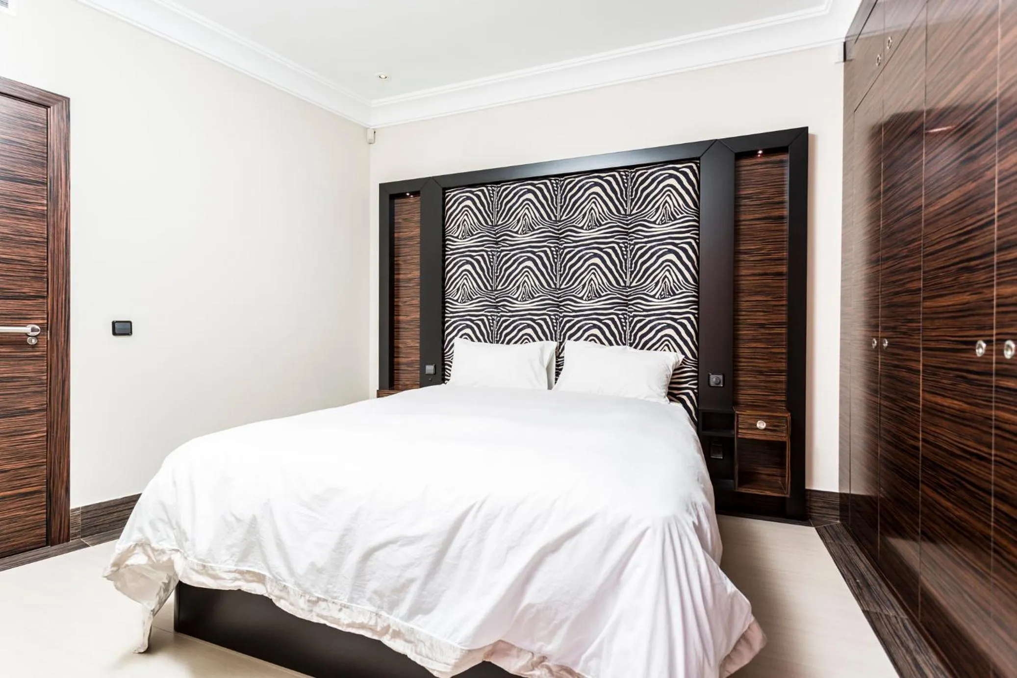 Bedroom, Bed in Rok Plaza