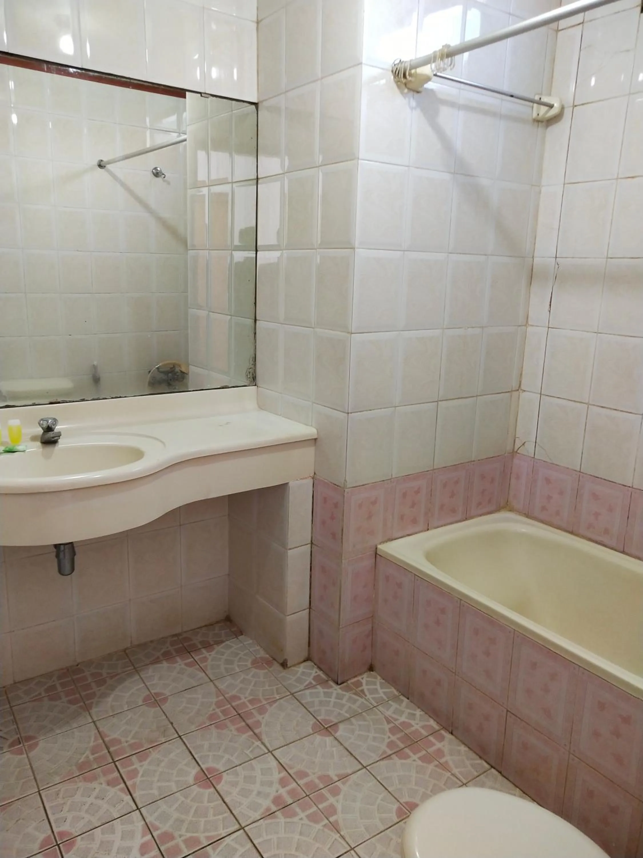 Bathroom in Bukit Kenari Hotel & Restaurant