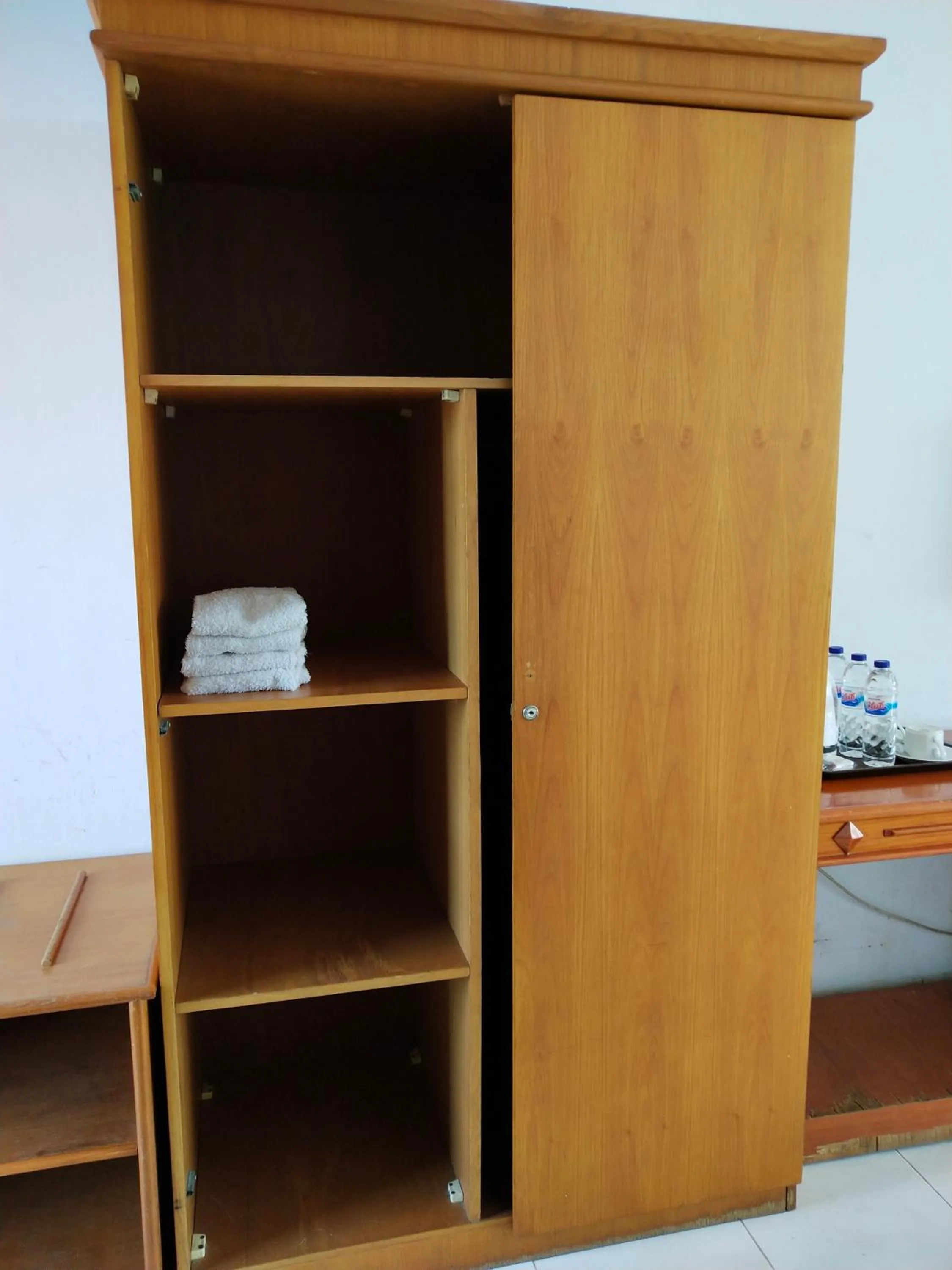 Bukit Kenari Hotel & Restaurant