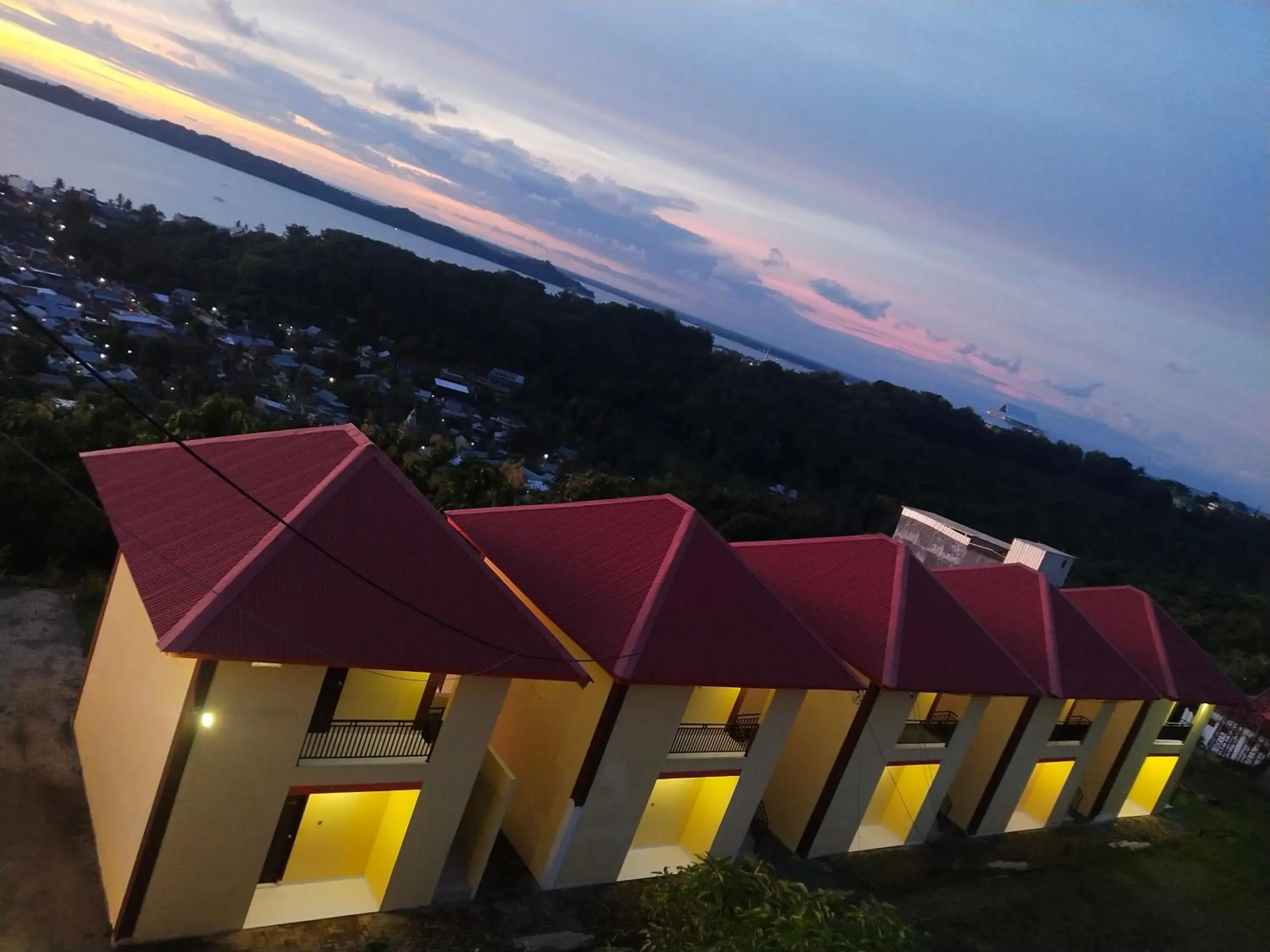 Double Room with Balcony in Bukit Kenari Hotel & Restaurant Double Room with Balcony in Bukit Kenari Hotel & Restaurant