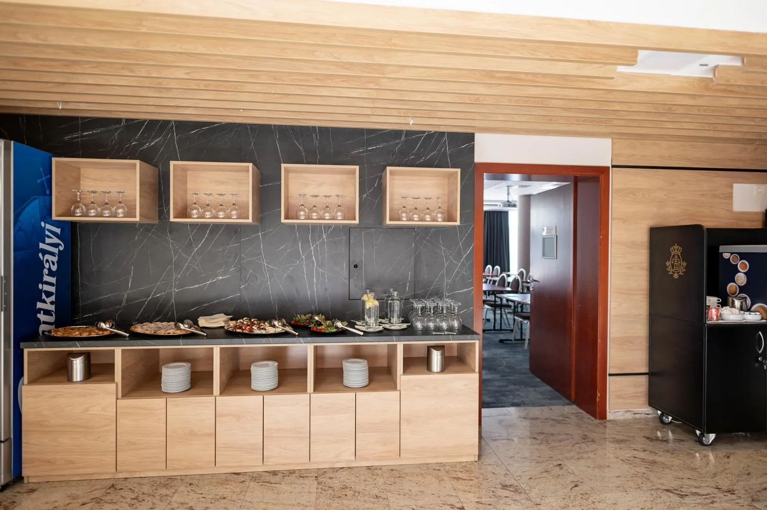 Restaurant/places to eat in Airport Hotel Budapest