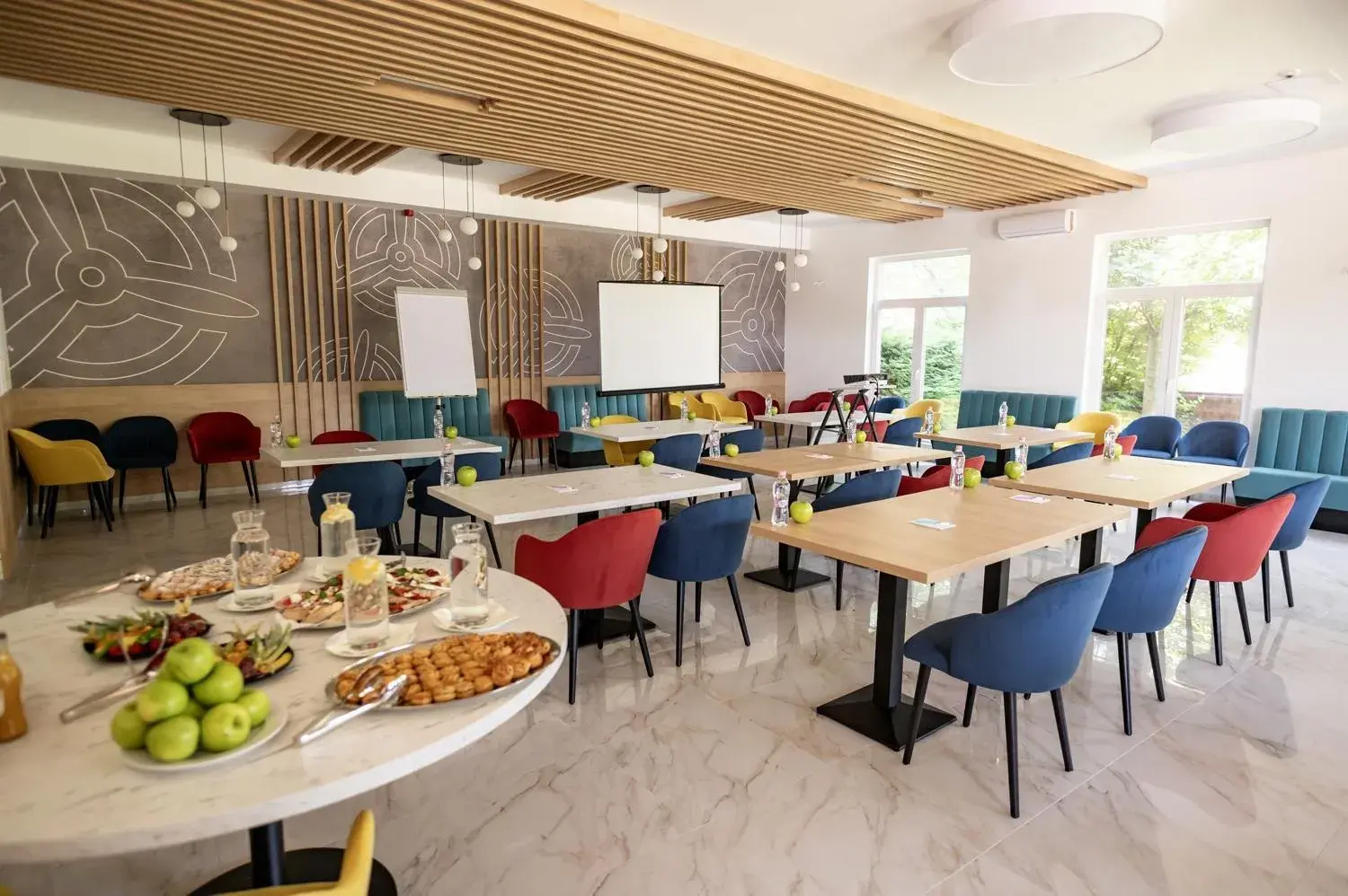 Restaurant/places to eat in Airport Hotel Budapest Restaurant/places to eat in Airport Hotel Budapest