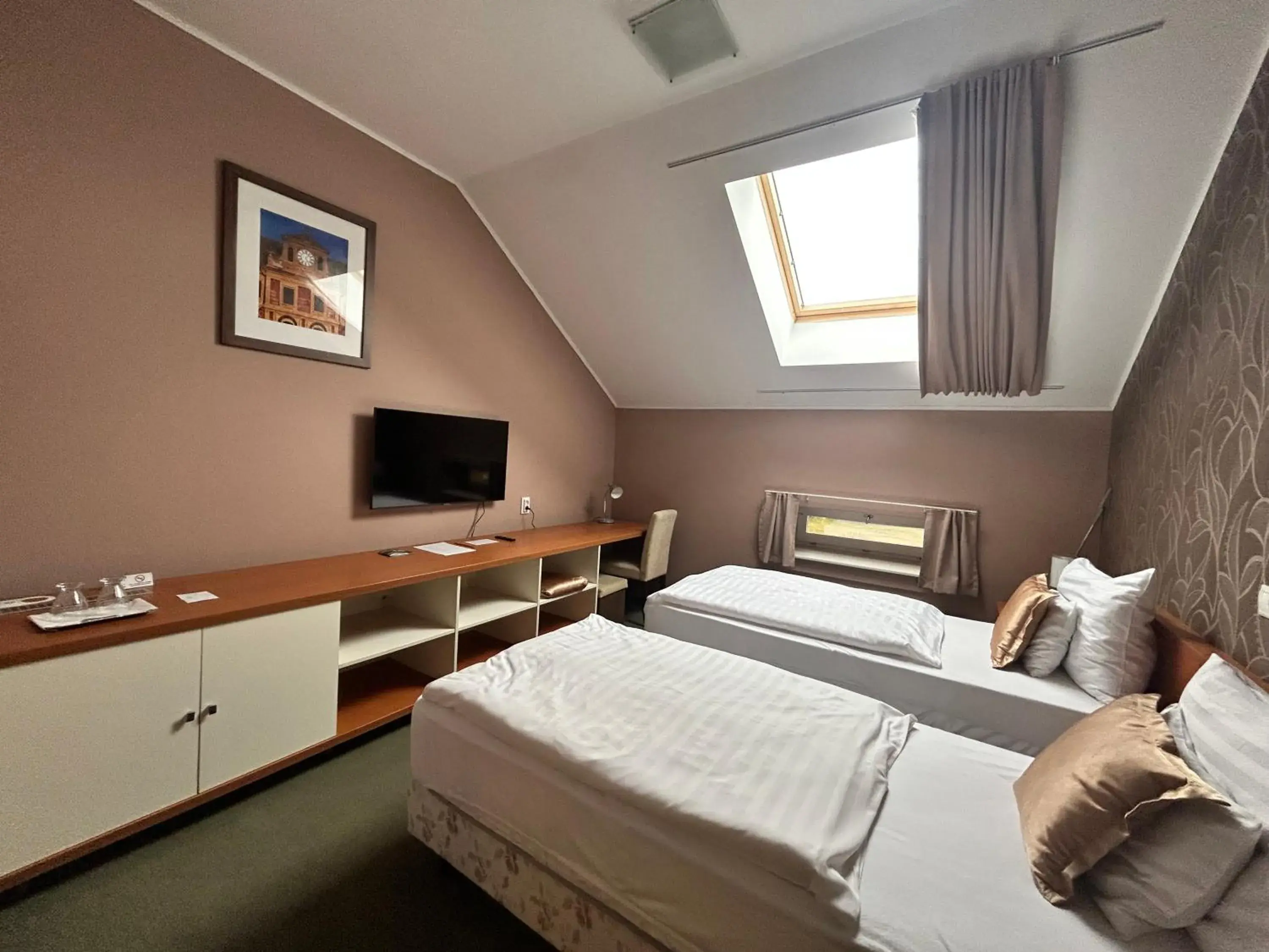 TV and multimedia, Bed in Boutique Hotel Sopianae TV and multimedia, Bed in Boutique Hotel Sopianae