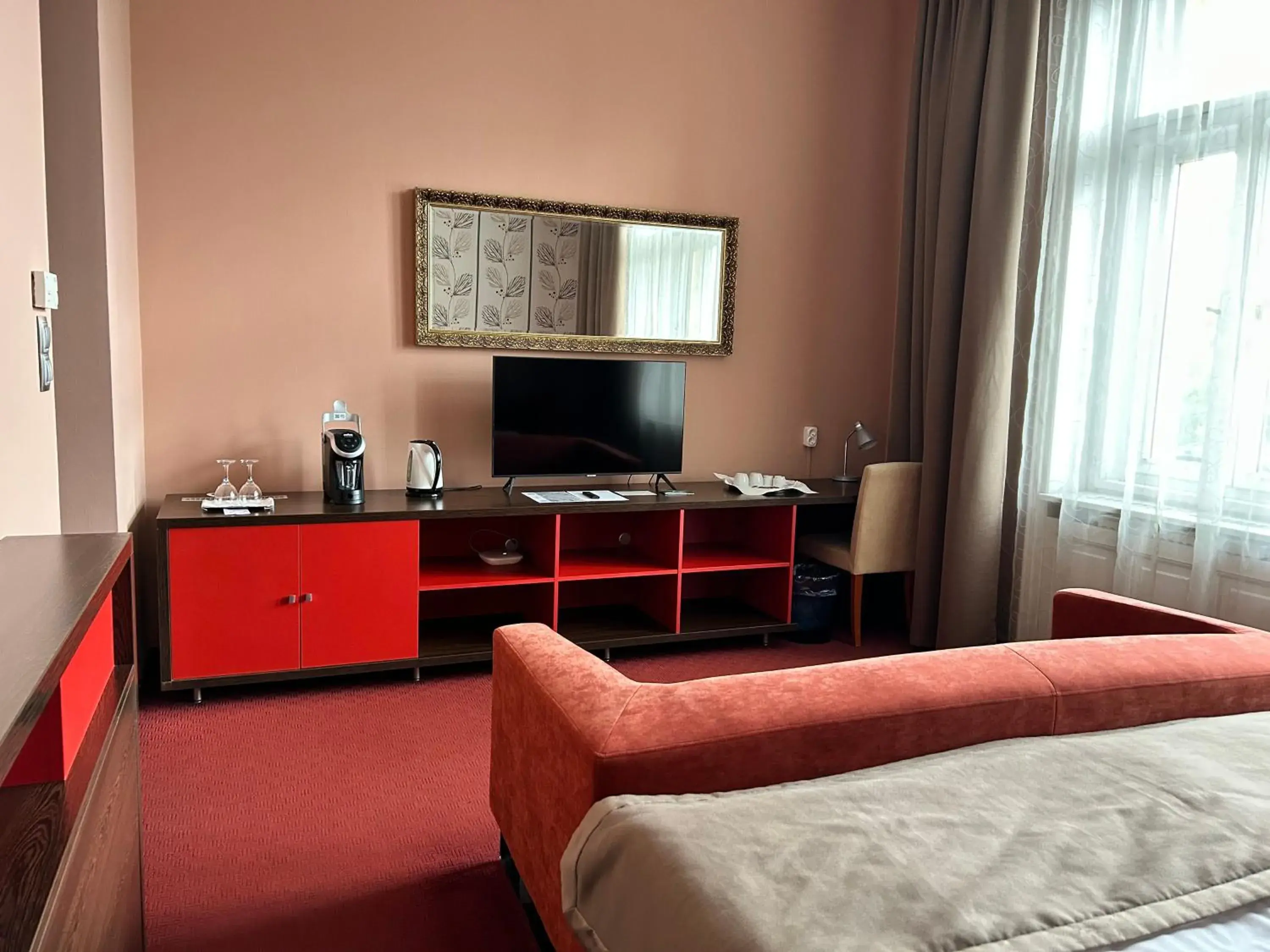 TV and multimedia, Bed in Boutique Hotel Sopianae TV and multimedia, Bed in Boutique Hotel Sopianae