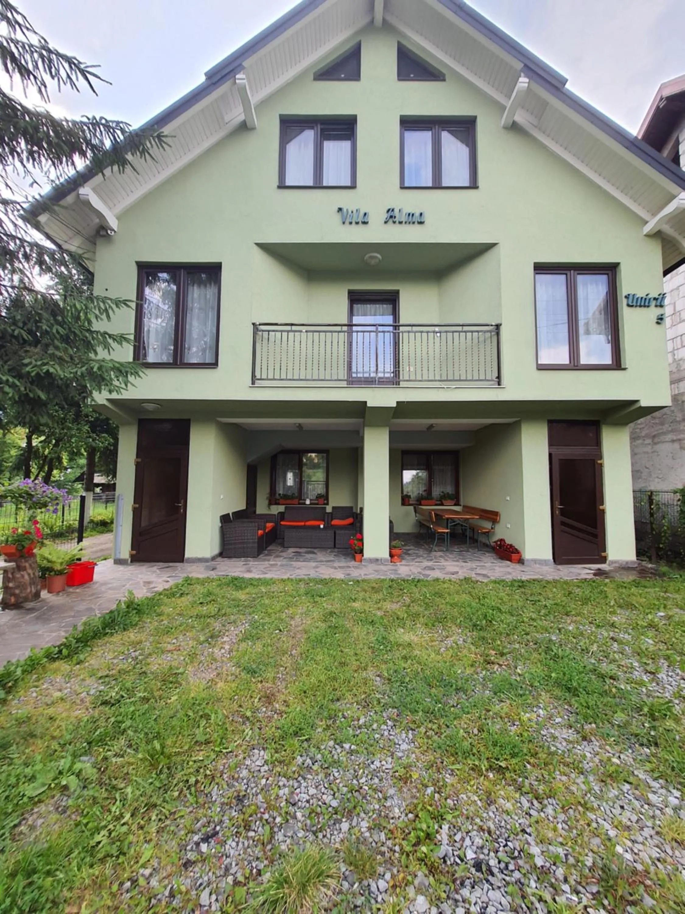 Property building in Casa Alma