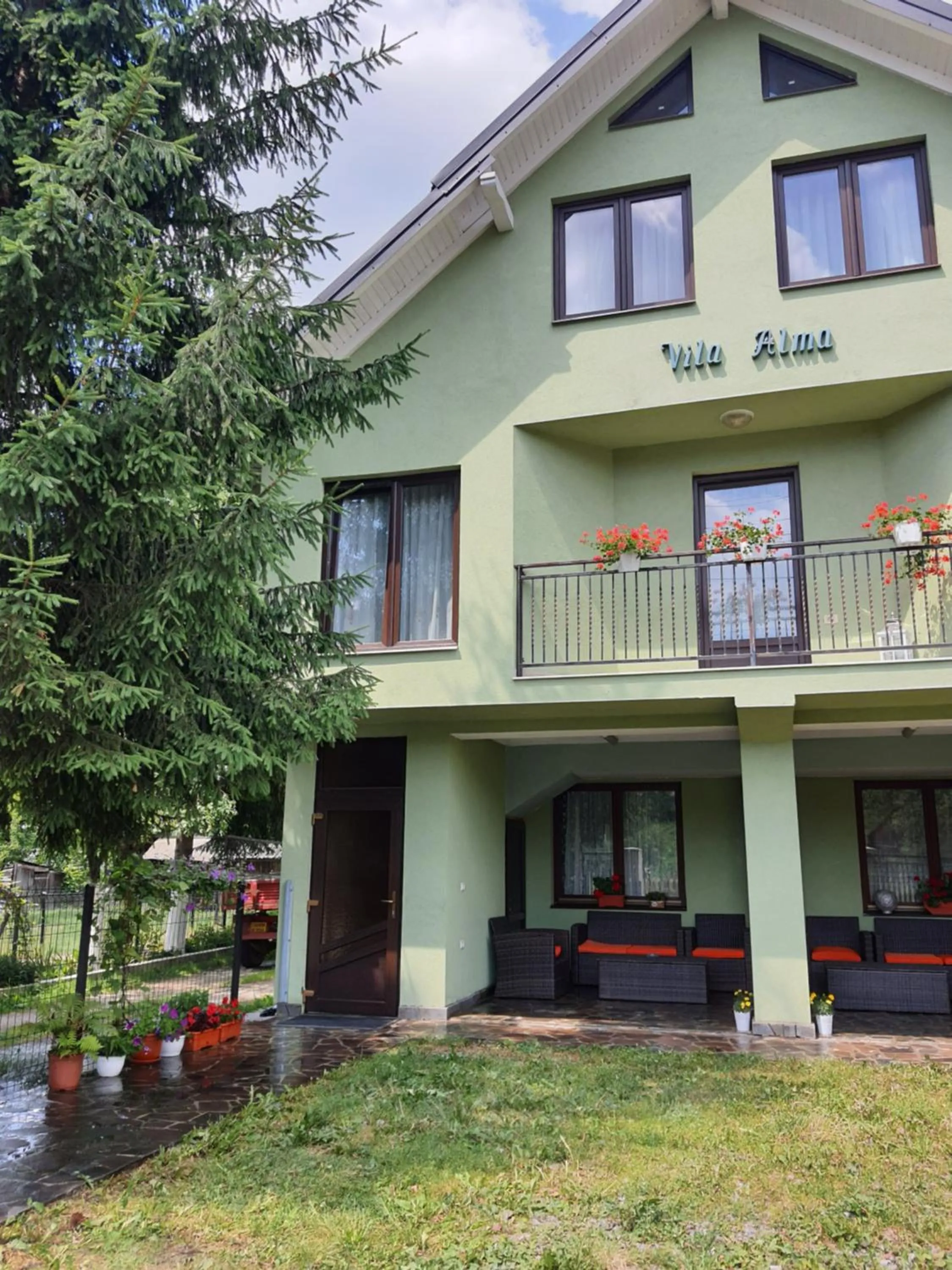 Property building in Casa Alma