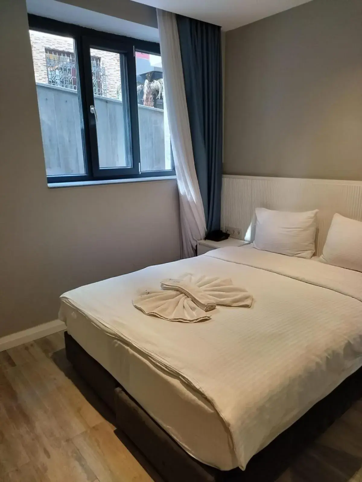 Economy Double Room - Basement in Sel Suite Hotel Economy Double Room - Basement in Sel Suite Hotel