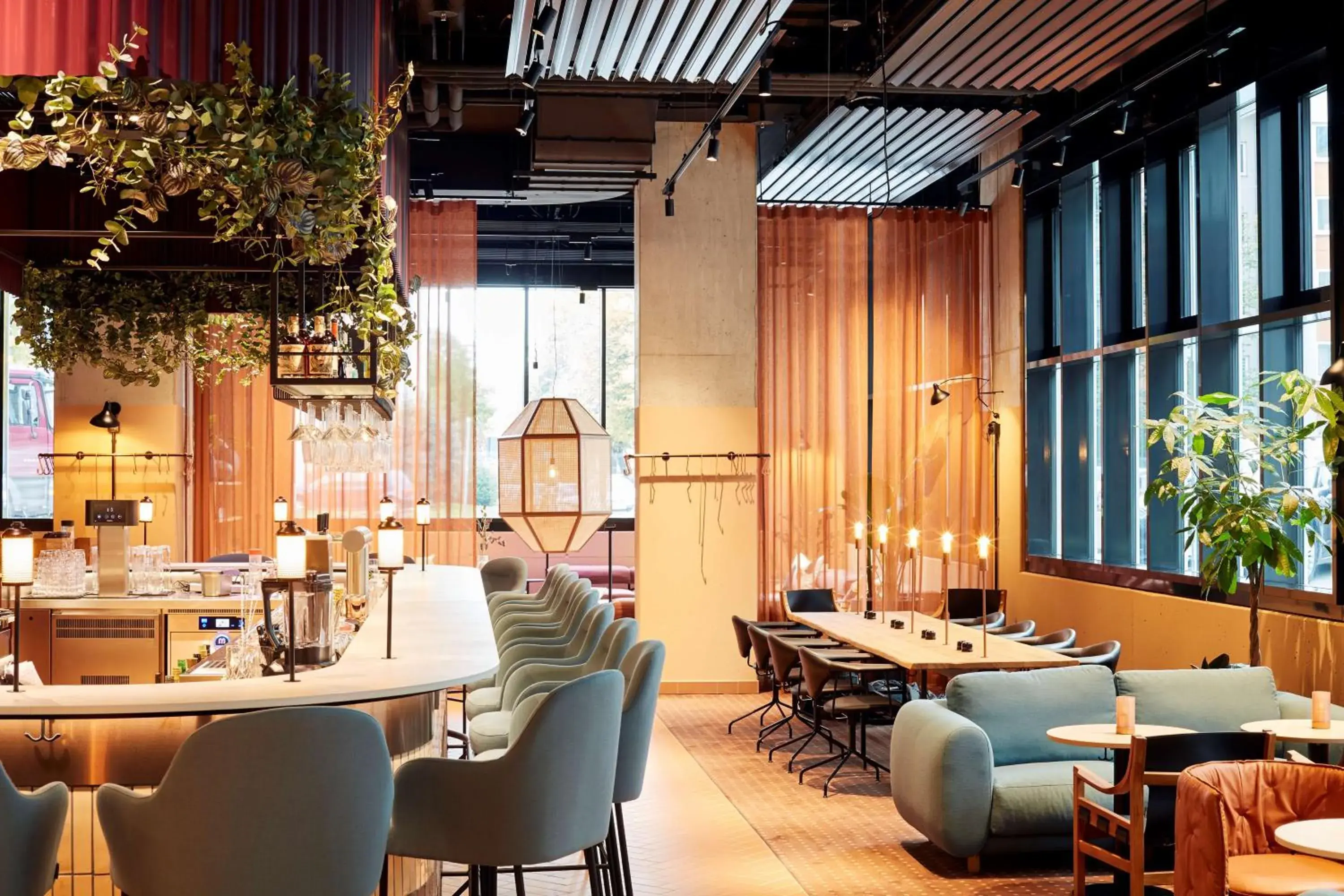 Lounge or bar in Scandic München Macherei Lounge or bar in Scandic München Macherei