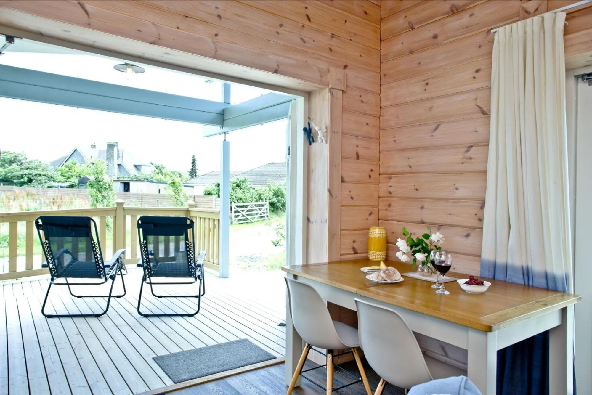 Dining area in Broadpath, Great Field Lodges
