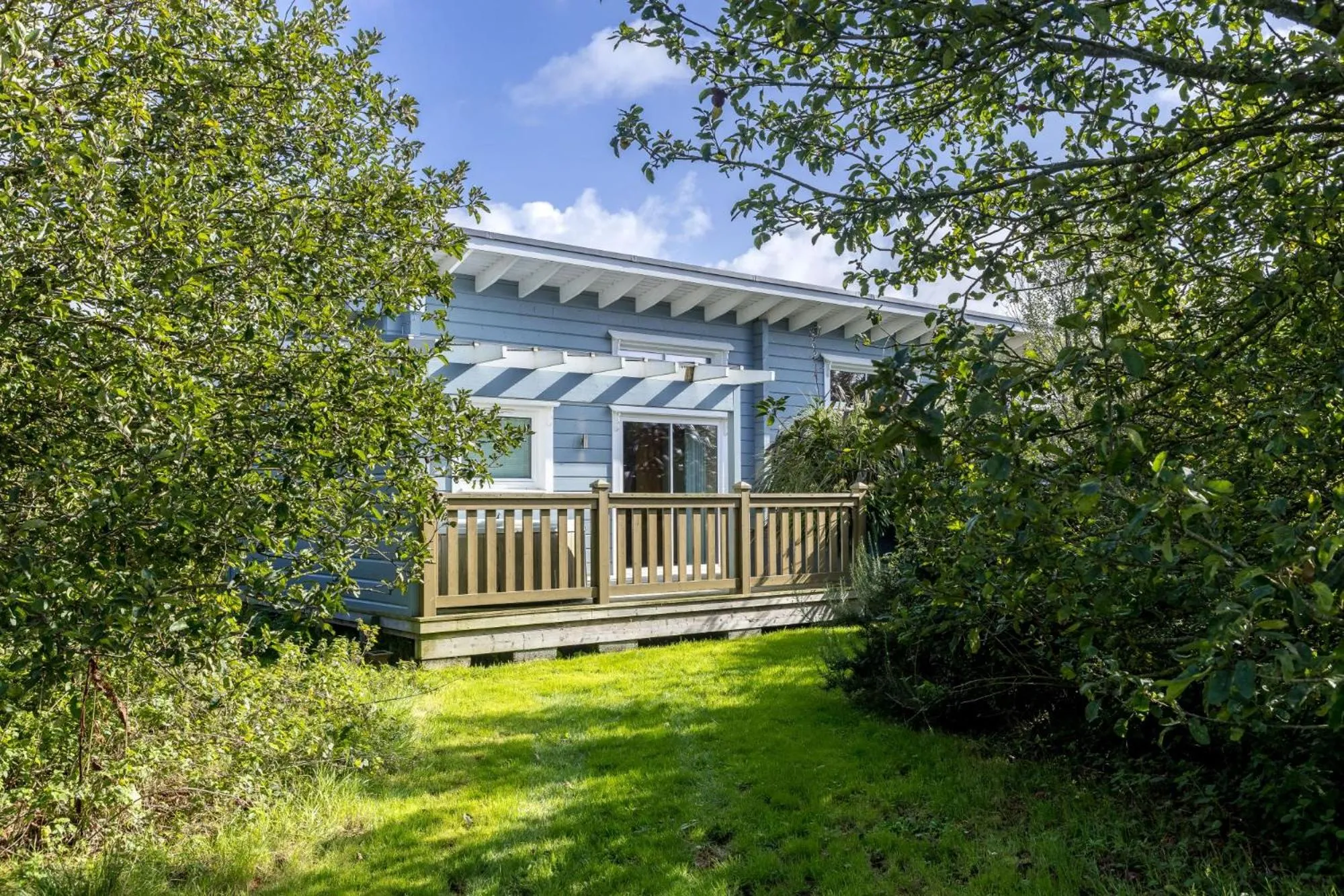 Property building in Broadpath, Great Field Lodges