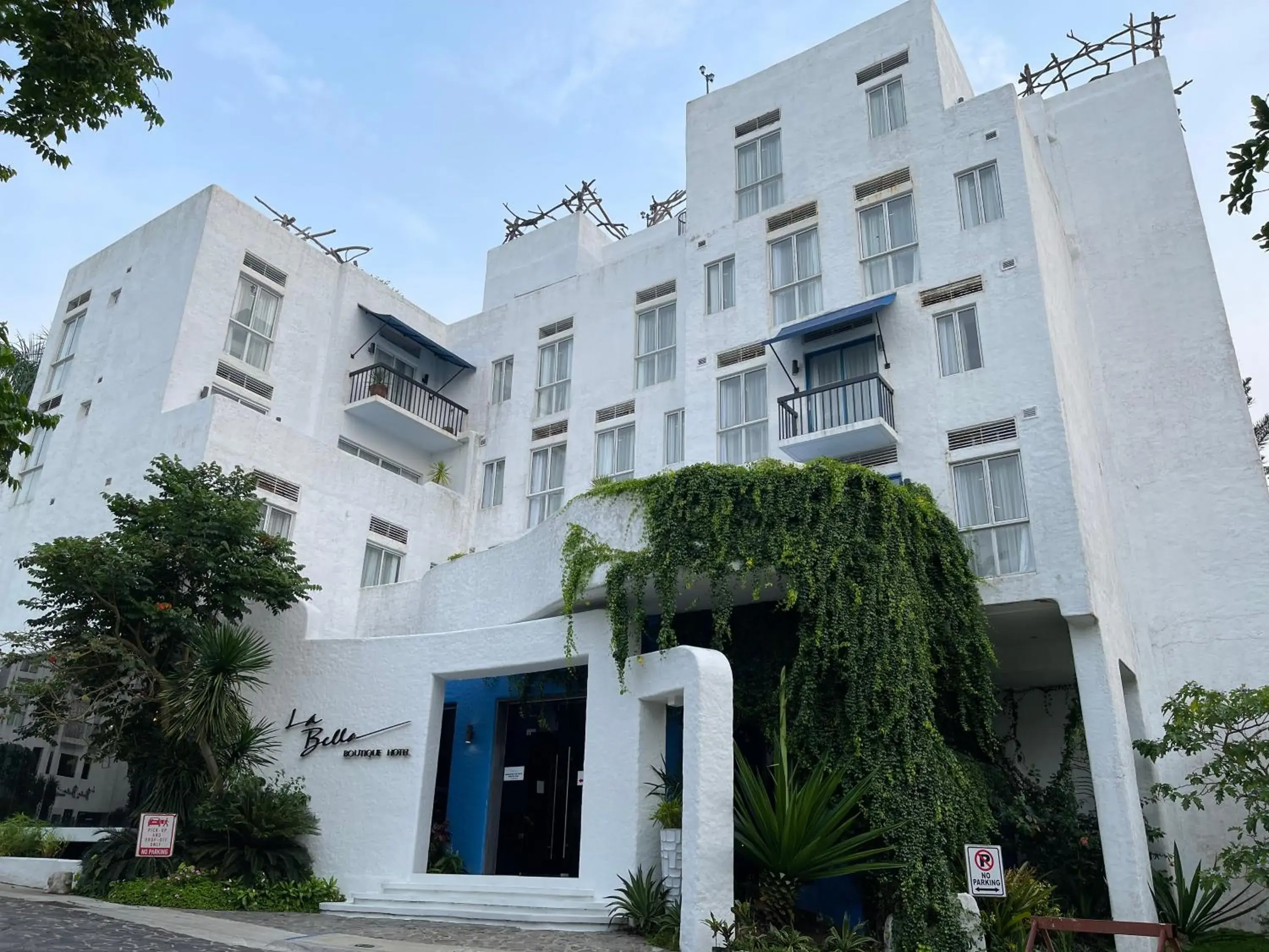 Facade/entrance in Casa Ayesha Sweet Staycation at La Bella Tagaytay Facade/entrance in Casa Ayesha Sweet Staycation at La Bella Tagaytay