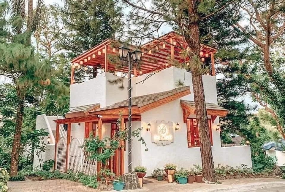 Restaurant/places to eat in Casa Ayesha Sweet Staycation at La Bella Tagaytay