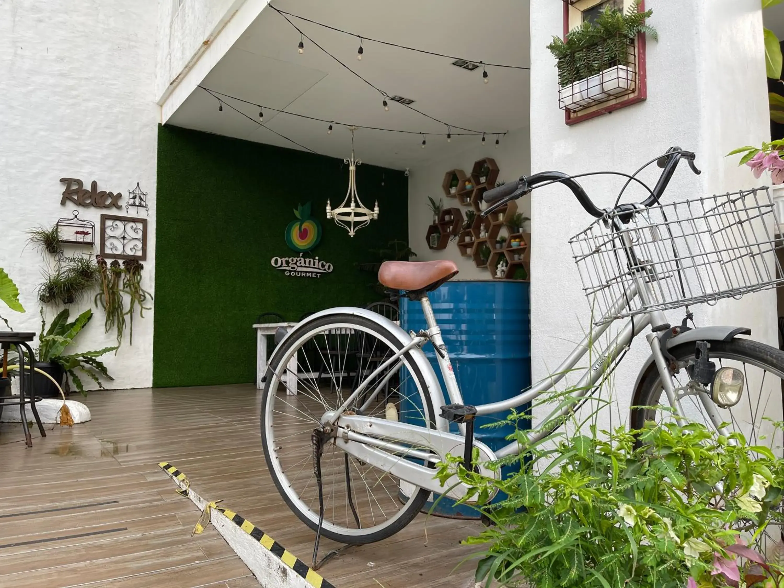 Restaurant/places to eat in Casa Ayesha Sweet Staycation at La Bella Tagaytay Restaurant/places to eat in Casa Ayesha Sweet Staycation at La Bella Tagaytay