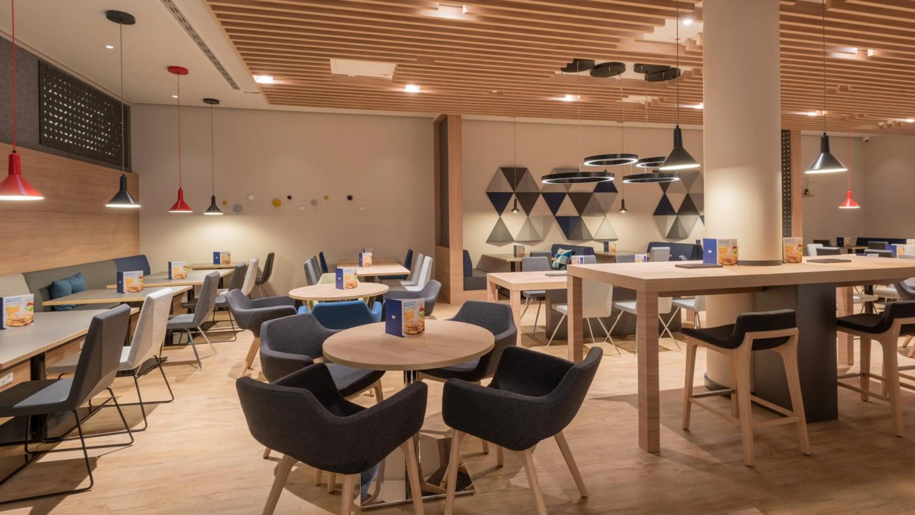 Breakfast in Holiday Inn Express & Suites - Potsdam by IHG