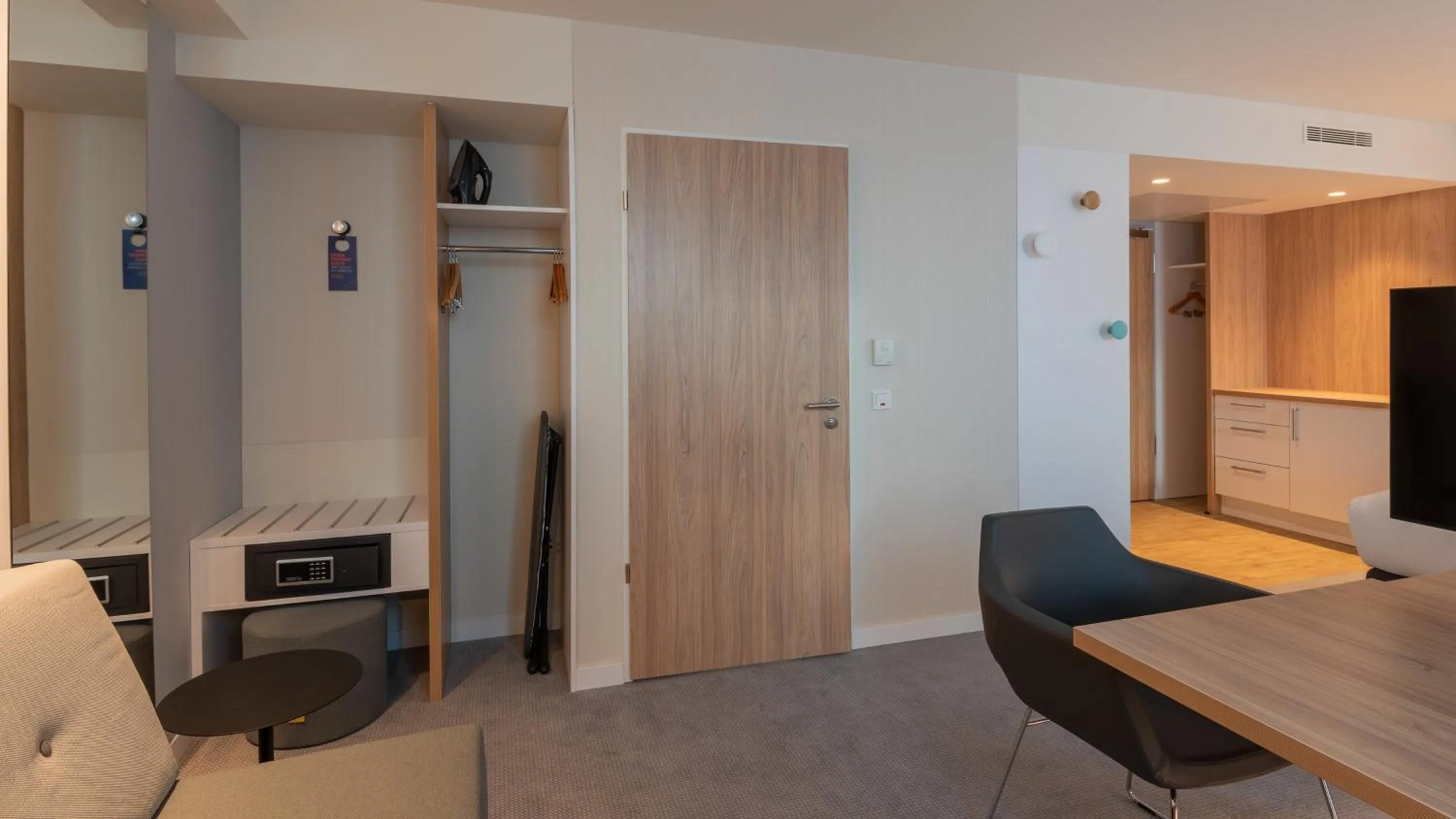 Photo of the whole room in Holiday Inn Express & Suites - Potsdam by IHG