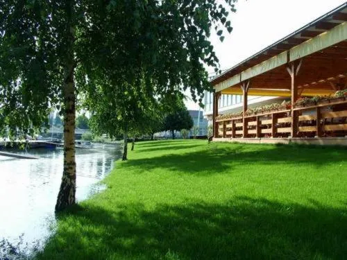 Balcony/Terrace in Amstel Hattyú Panzió -Érintésmentes bejelentkezés