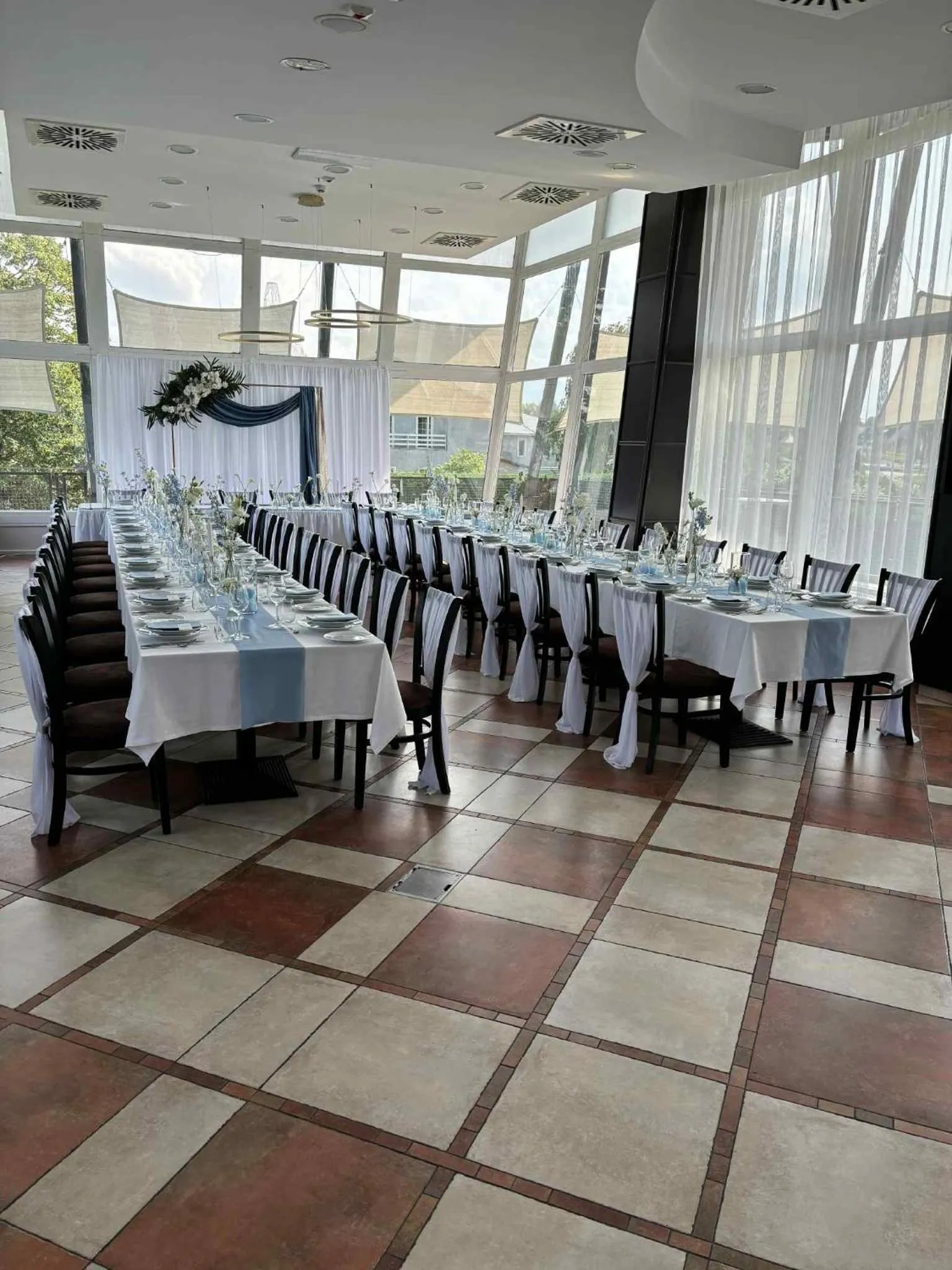 Amstel Hattyú Panzió -Érintésmentes bejelentkezés