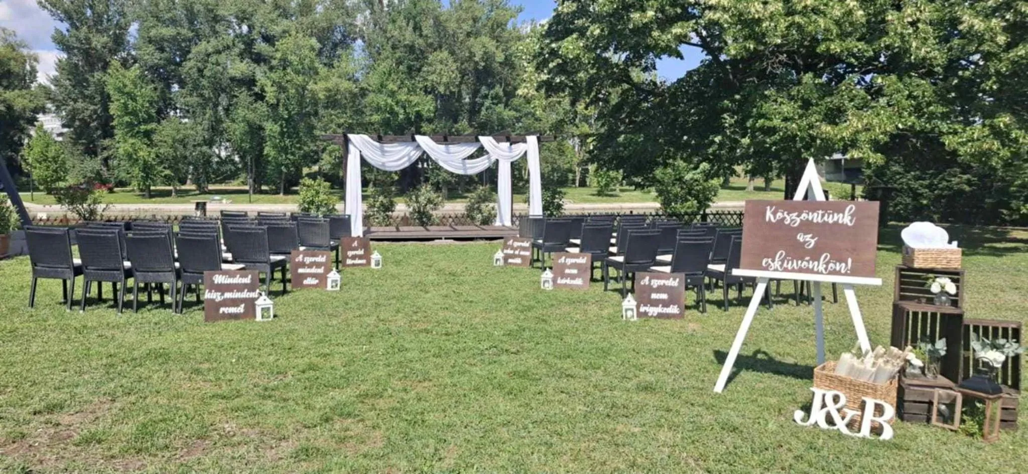 Amstel Hattyú Panzió -Érintésmentes bejelentkezés