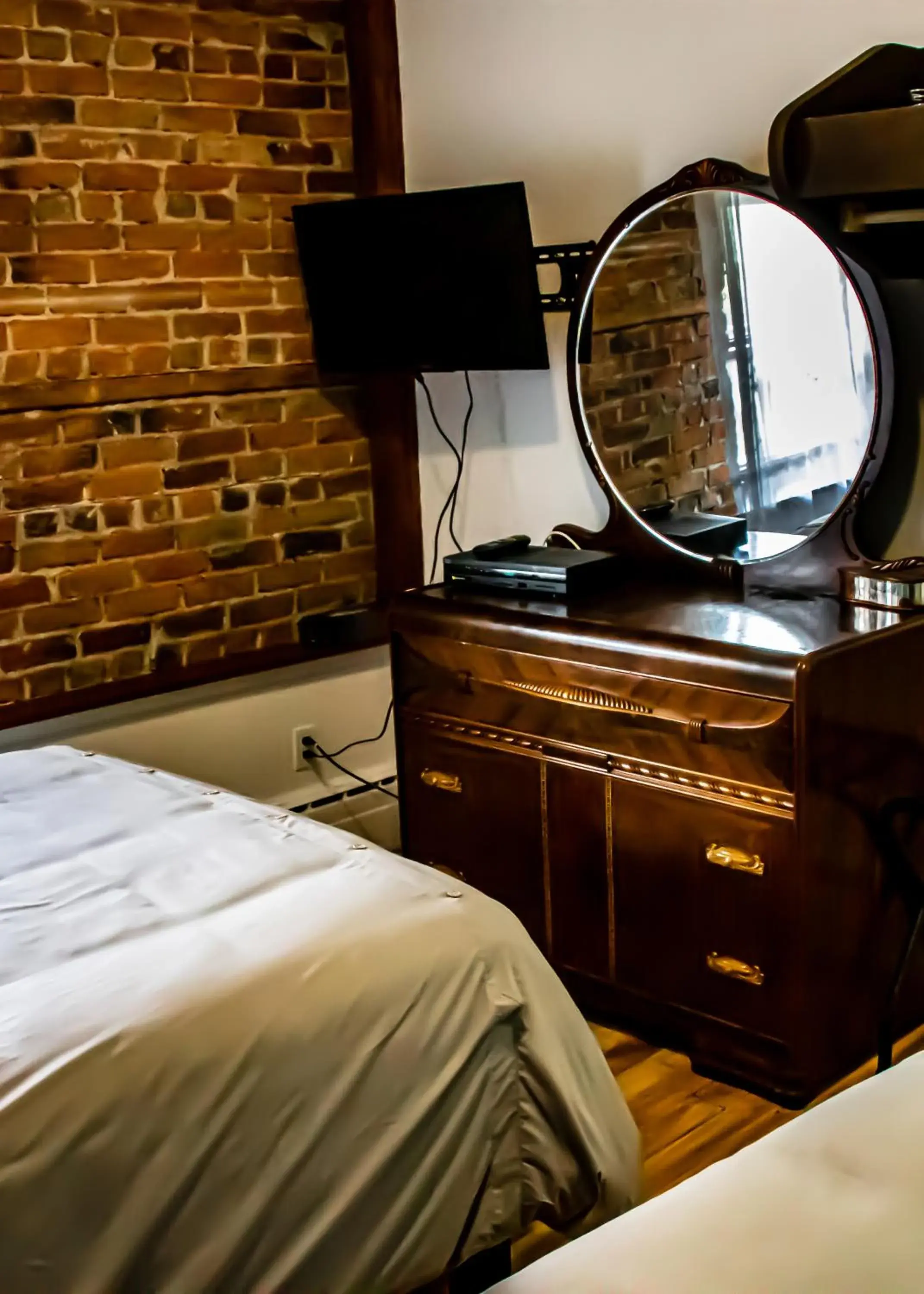 Deluxe Room (2 Adults + 1 Child) in auberge les deux tours Deluxe Room (2 Adults + 1 Child) in auberge les deux tours